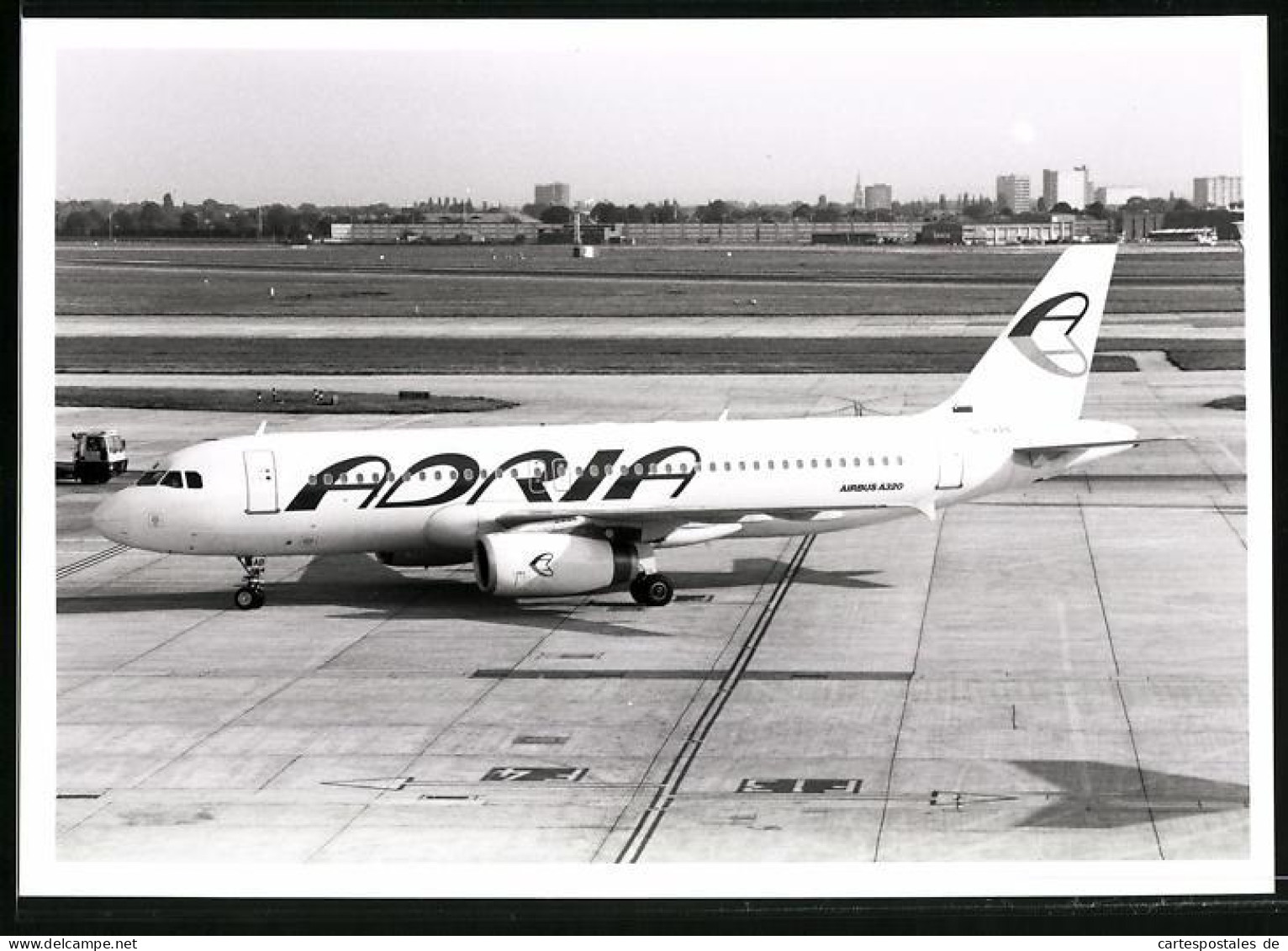 Fotografie Flugzeug - Passagierflugzeug Airbus A320 Der Adria Airways  - Aviation