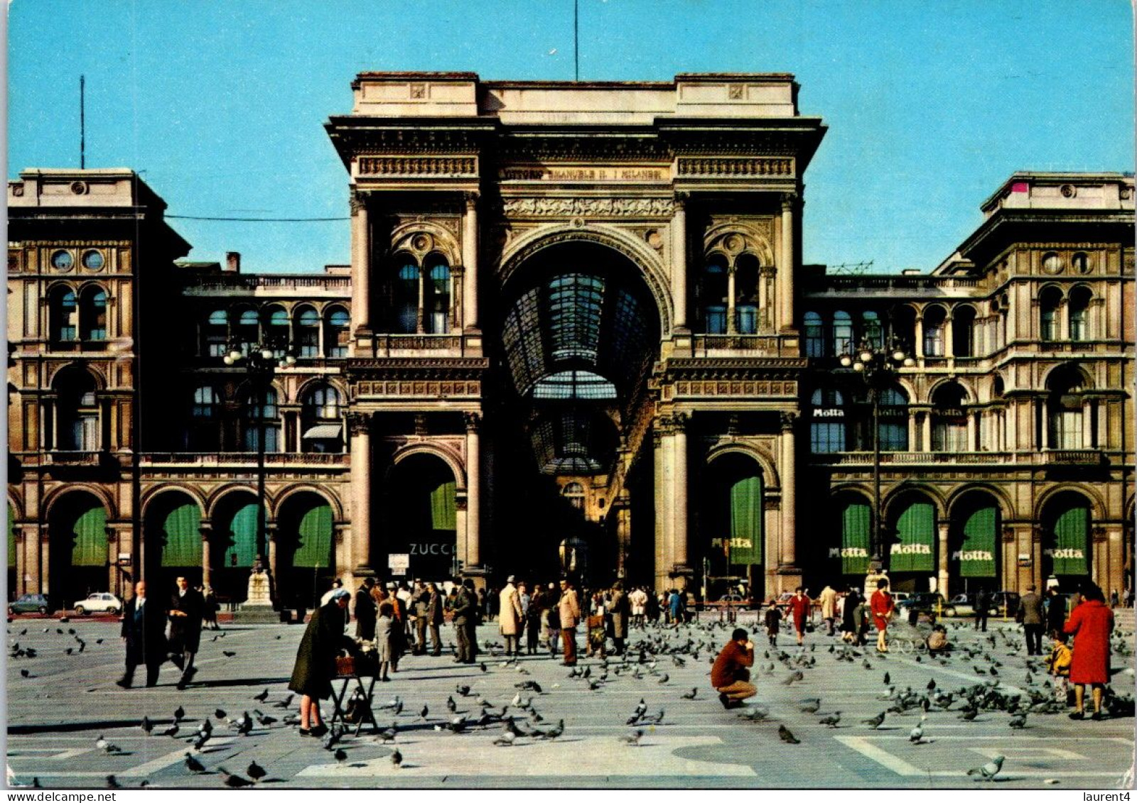 3-5-2024 (4 Z 1) Italy - Milano Galleria Vittorio Emanuele - Geschäfte