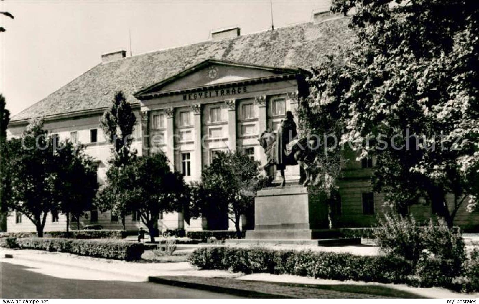 73626558 Szekesfehervar Komitatsrathaus Szekesfehervar - Hongrie