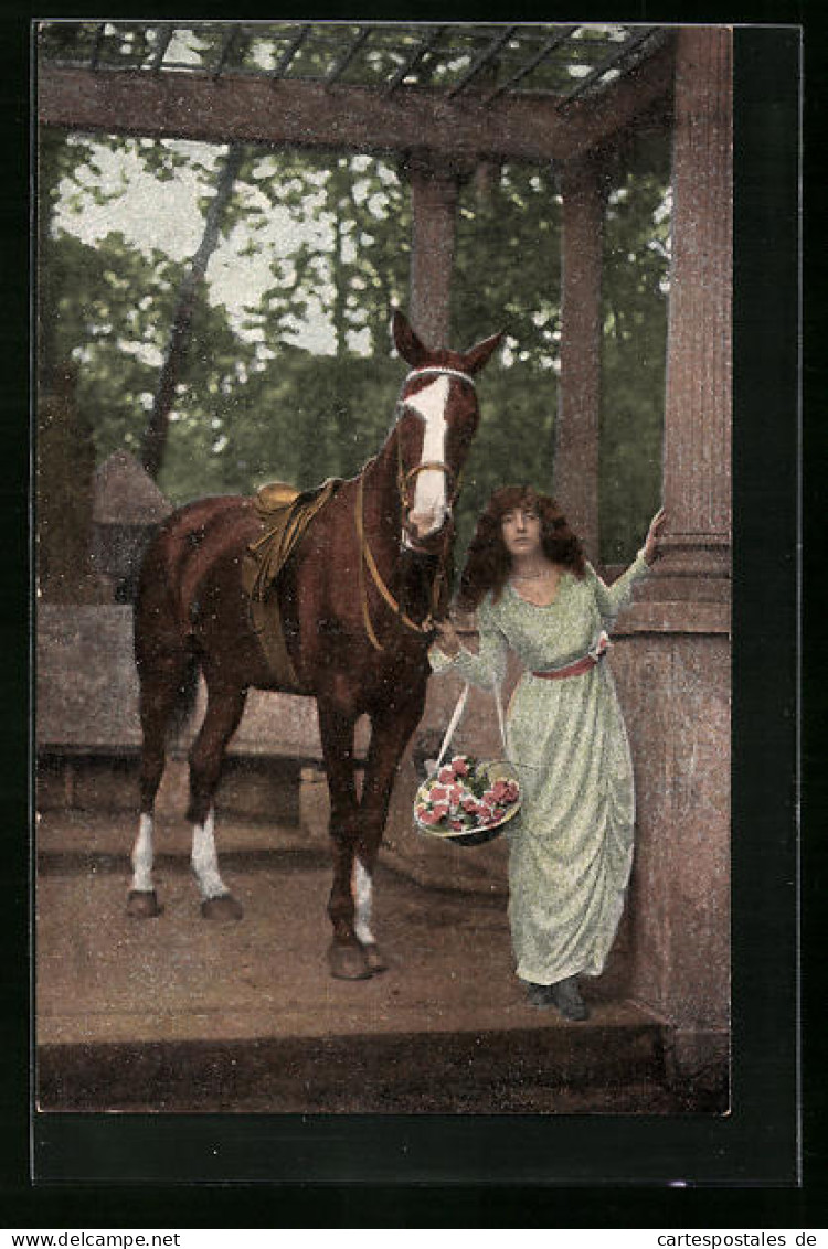 Künstler-AK Frau Mit Blumenkorb Und Ein Reitpferd In Einem Antikem Pavillon  - Horses