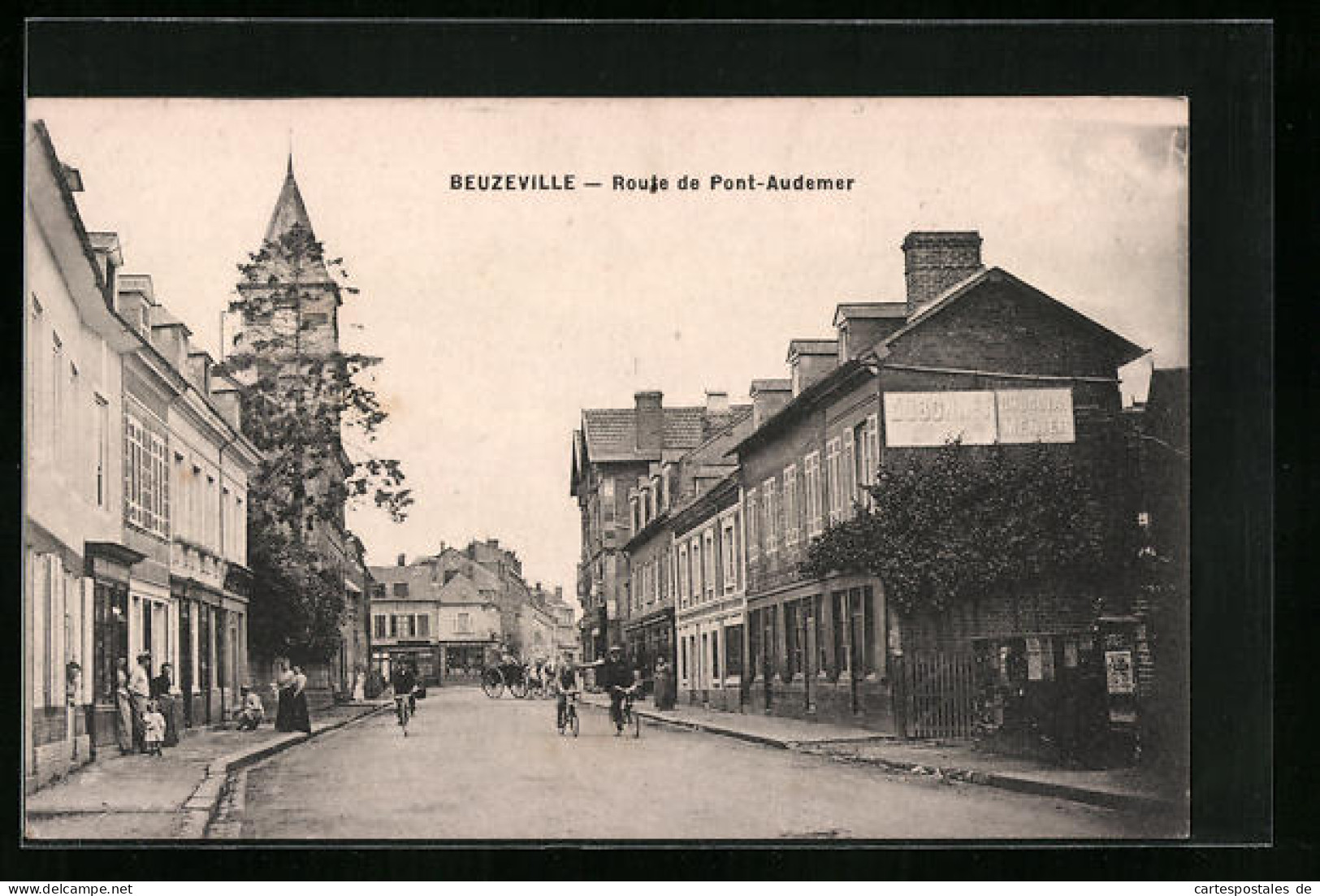 CPA Beuzeville, Route De Pont-Audemer  - Pont Audemer