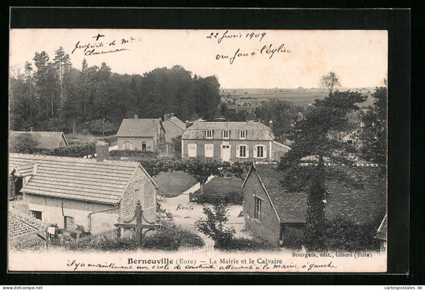 CPA Bernouville, La Mairie Et Le Calvaire  - Otros & Sin Clasificación