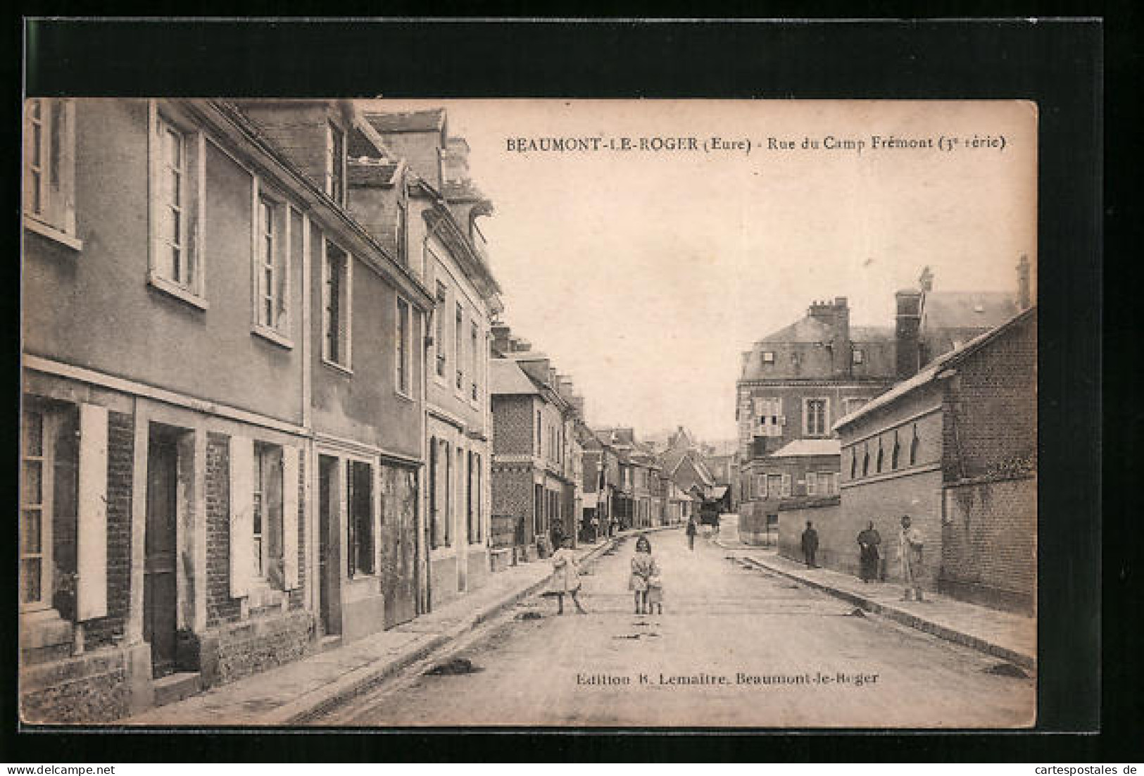 CPA Beaumont-le-Roger, Rue Du Camp Frémont  - Beaumont-le-Roger