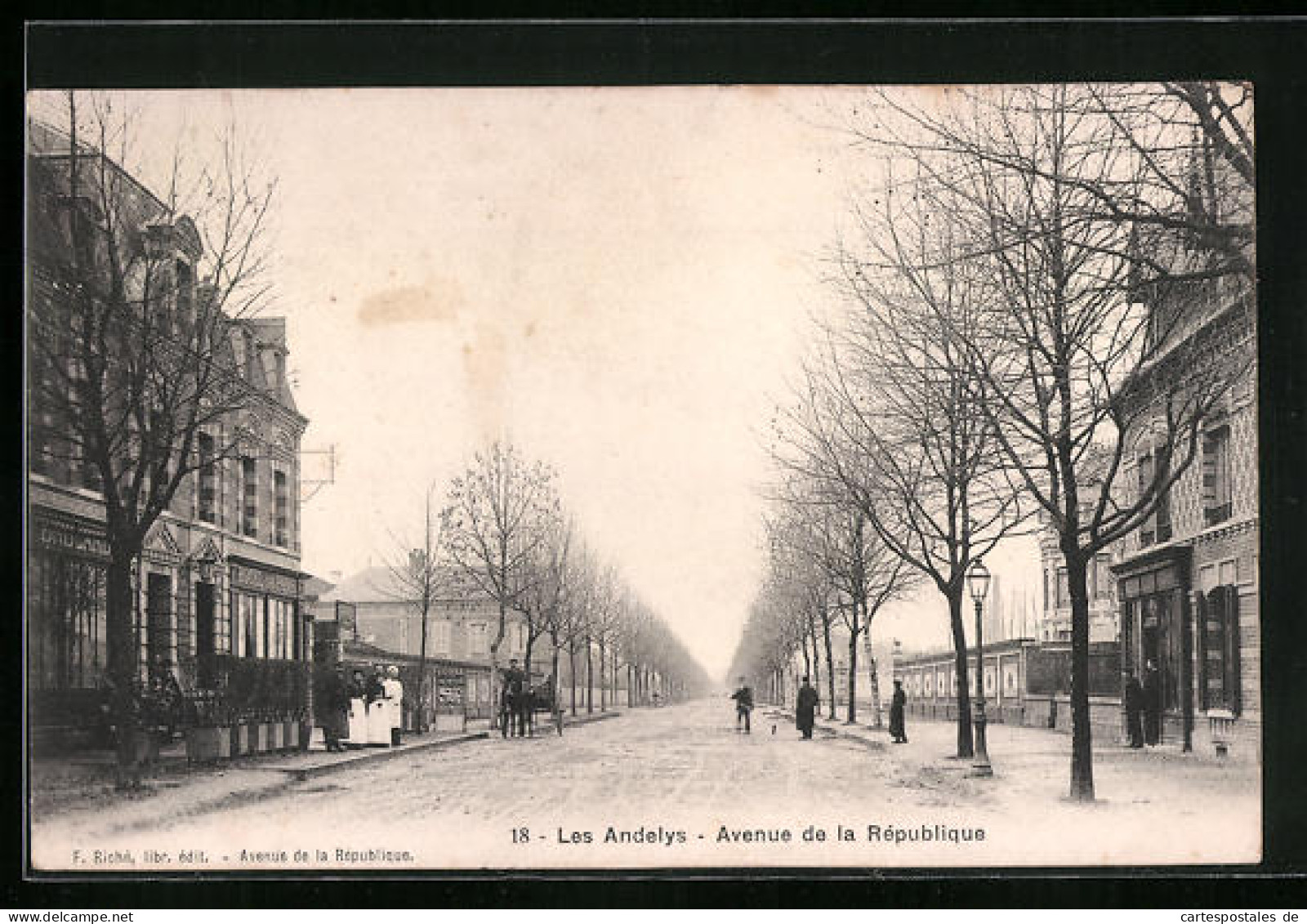 CPA Les Andelys, Avenue De La Republique  - Les Andelys