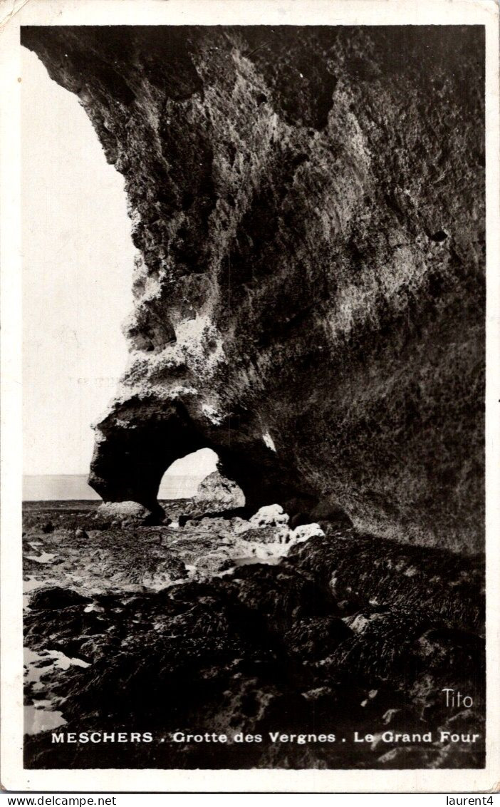 3-5-2024 (4 Z 3) France (b/w) Meschers Grotte Des Vergnes  (posted 1947) - Meschers