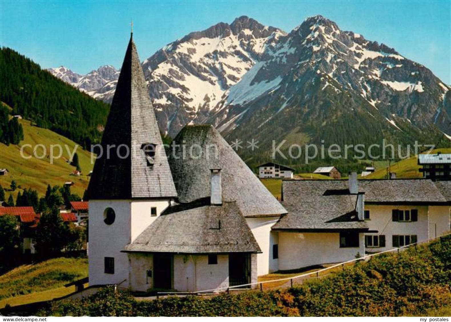 73625728 Hirschegg Kleinwalsertal Vorarlberg Ev Kirche Mit Elferkopf Und Zwoelfe - Other & Unclassified