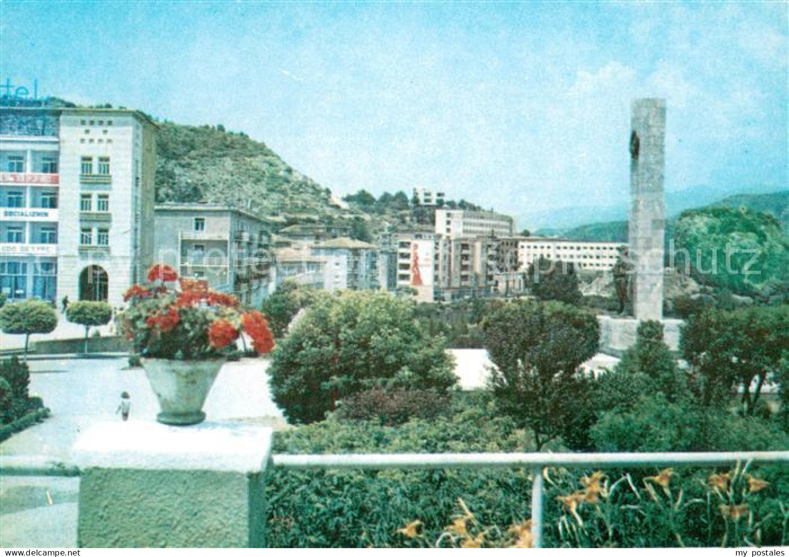 73625635 Permeti Teilansicht Denkmal  - Albanie