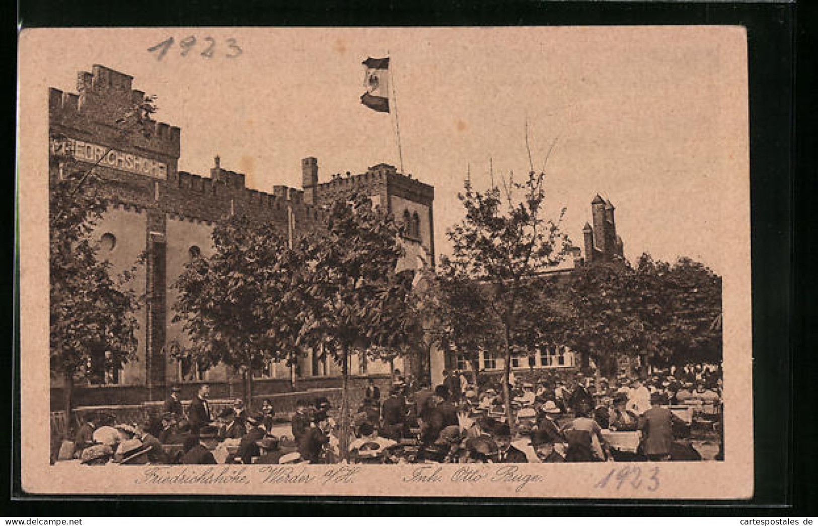 AK Werder /Havel, Gasthaus Friedrichshöhe - Blick Von Der Vollbesetzten Terrasse Aufs Gebäude  - Werder