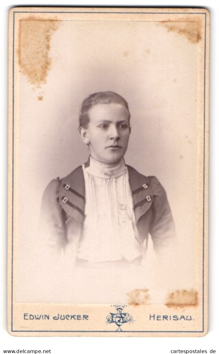 Fotografie Edwin Jucker, Herisau, Oberdorfstr. 137, Portrait Bildschöne Junge Frau In Interessanter Bluse  - Anonymous Persons