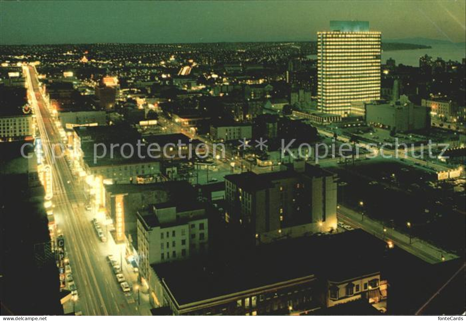 71992883 Vancouver British Columbia Owl Roof Top View Granville Street Hydro Bui - Unclassified