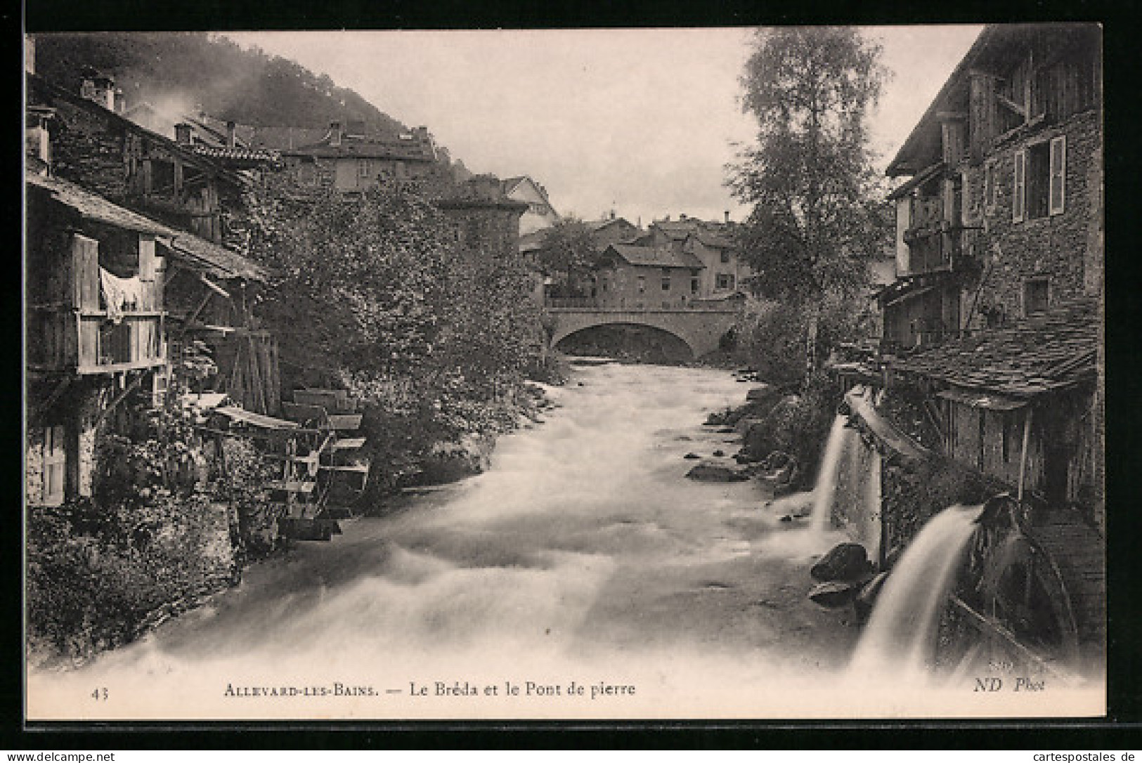 CPA Allevard-les-Bains, Le Bréda Et Le Pont De Pierre  - Allevard