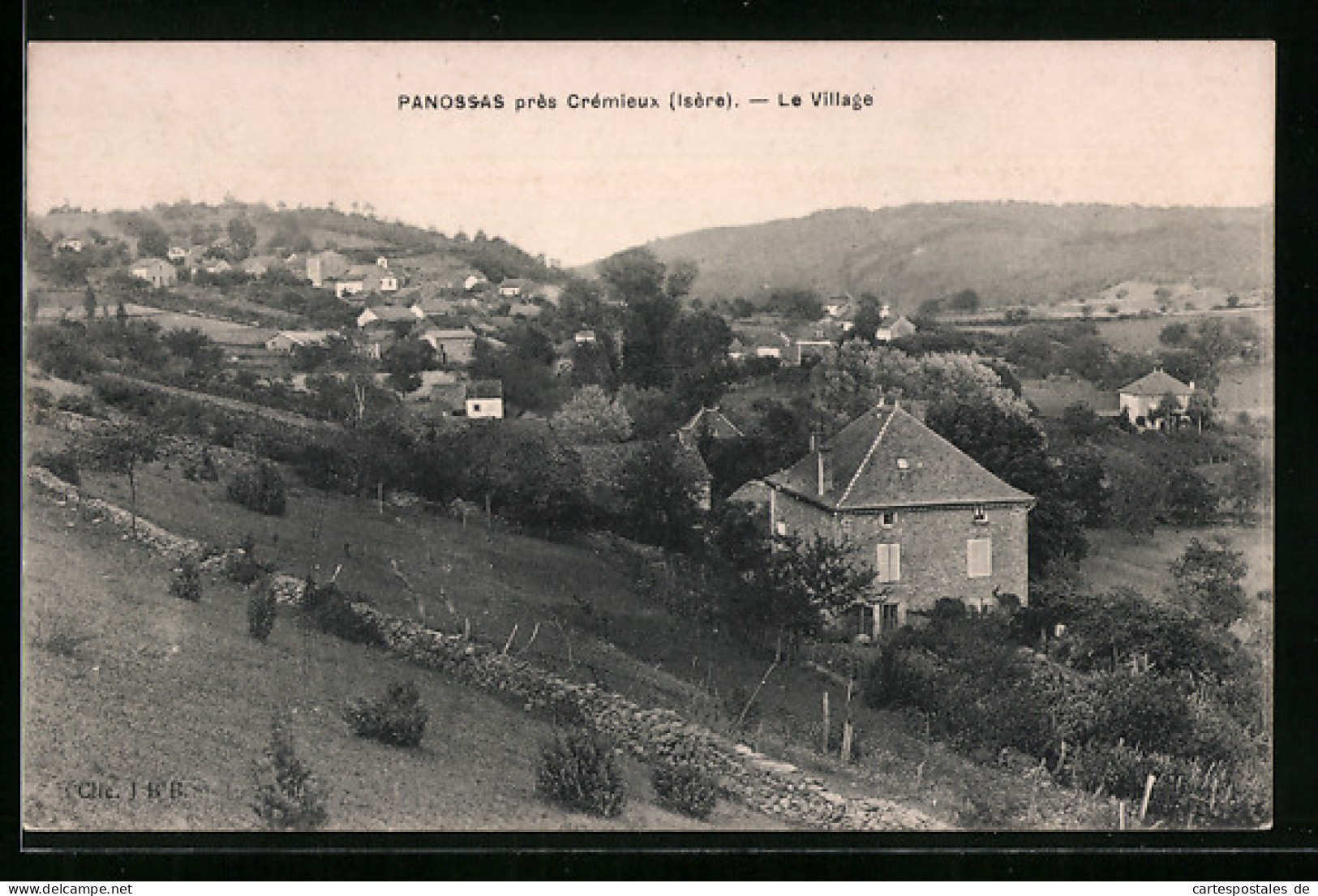 CPA Panossas /Crémieux, Le Village  - Crémieu