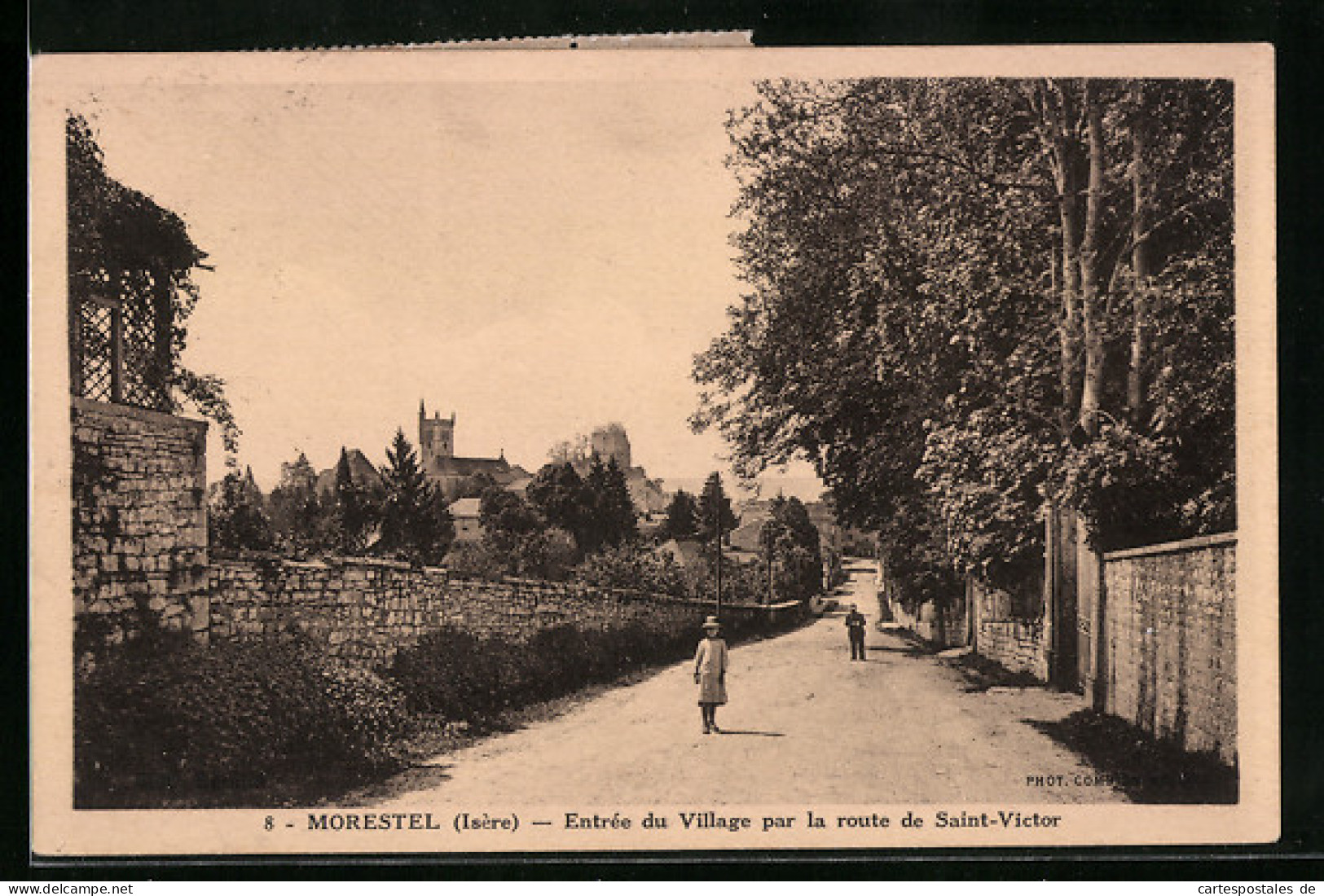 CPA Morestel, Entree Du Village Par La Route De Saint-Victor  - Morestel