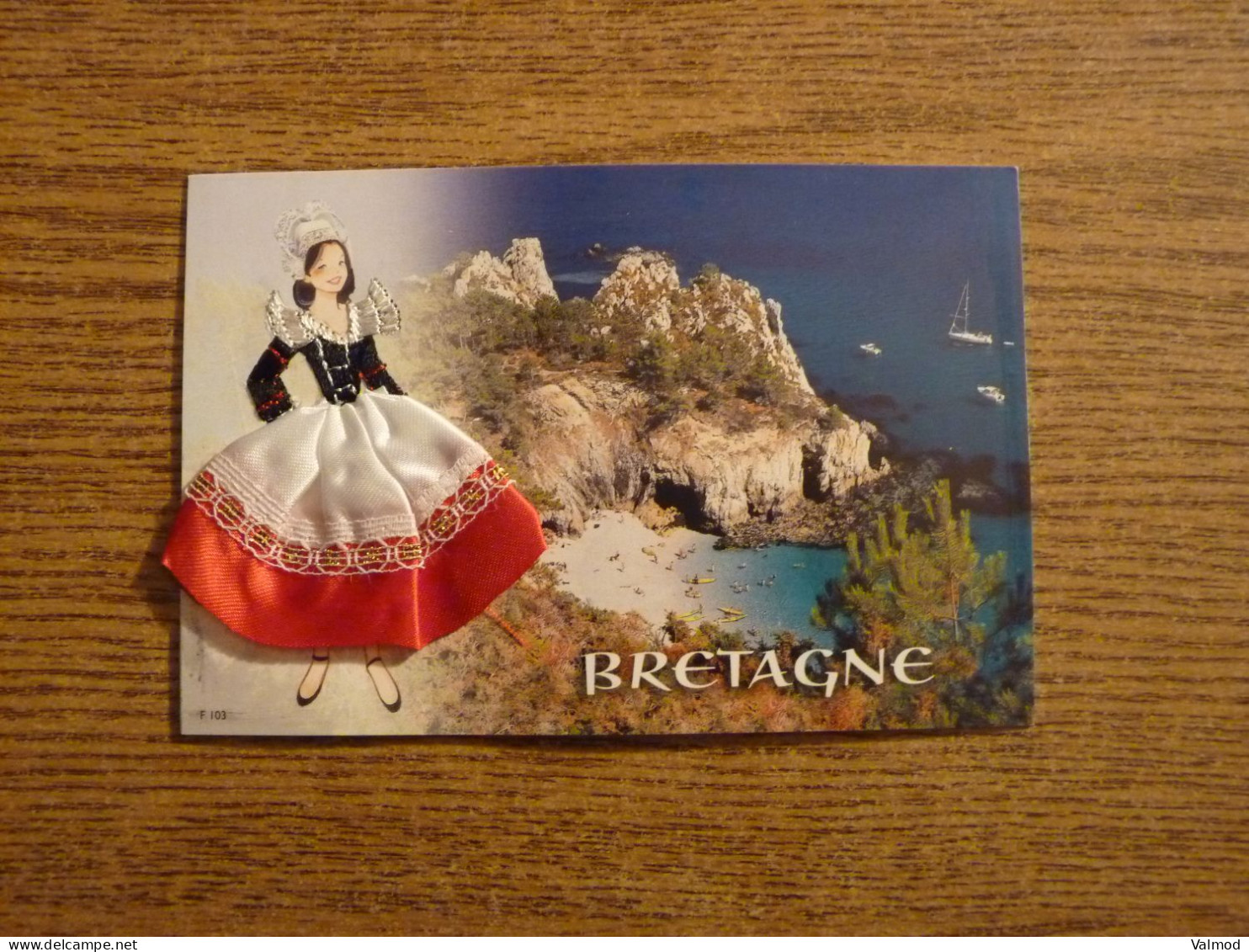 Carte Brodée "Bretagne" - Jeune Femme Costume Brodé/Tissu- 10x14,9cm Env. - Brodées