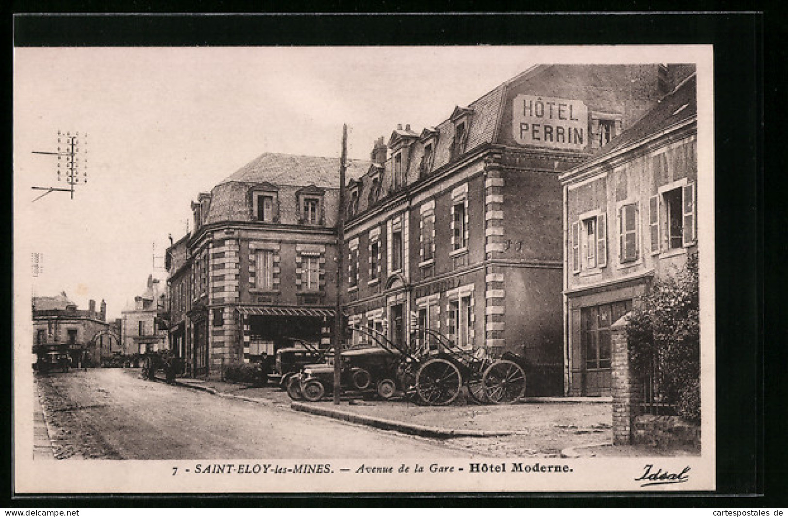 CPA Saint-Eloy-les-Mines, Avenue De La Gare, Hôtel Moderne  - Saint Eloy Les Mines