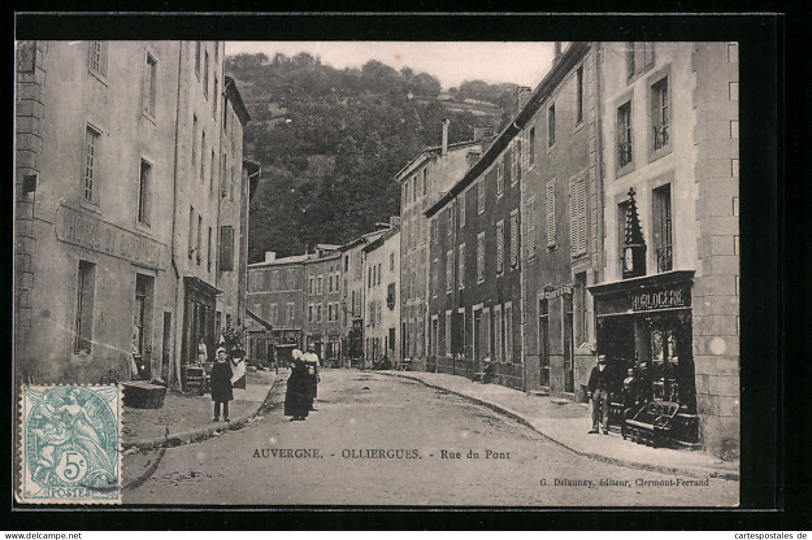 CPA Olliergues, Auvergne, Rue Du Pont, Vue De La Rue  - Olliergues
