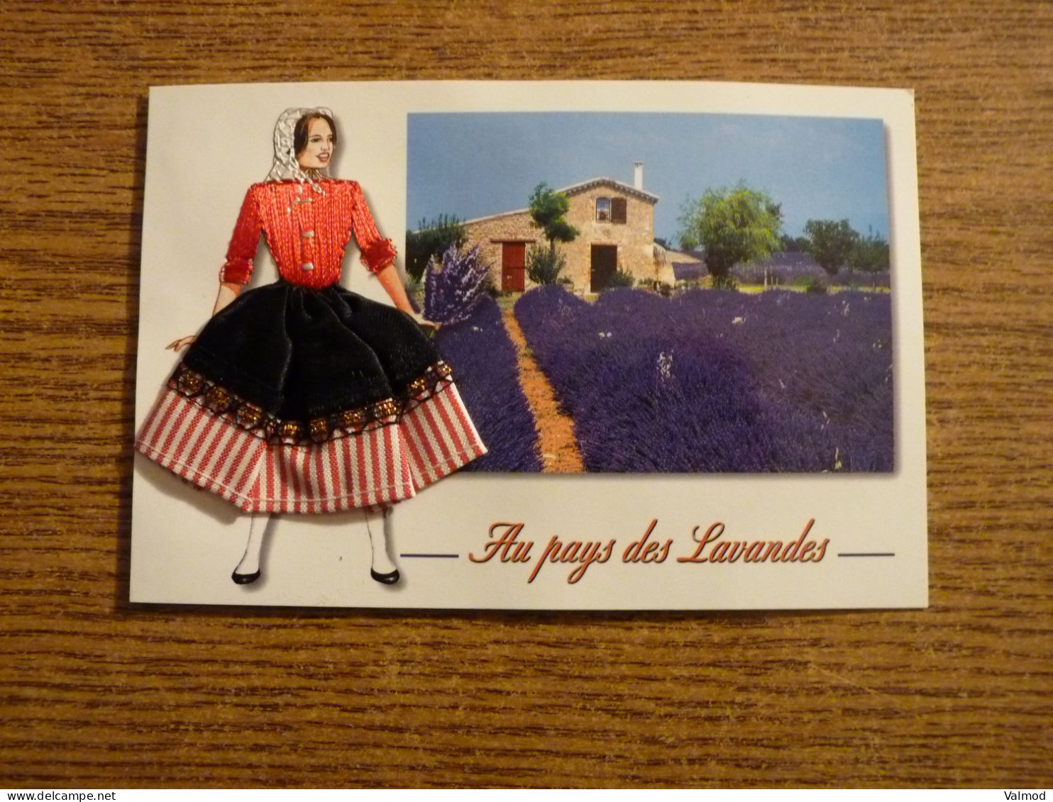 Carte Brodée "Au Pays Des Lavandes" - Jeune Femme Costume Brodé/Tissu- 10x15cm Environ. - Embroidered
