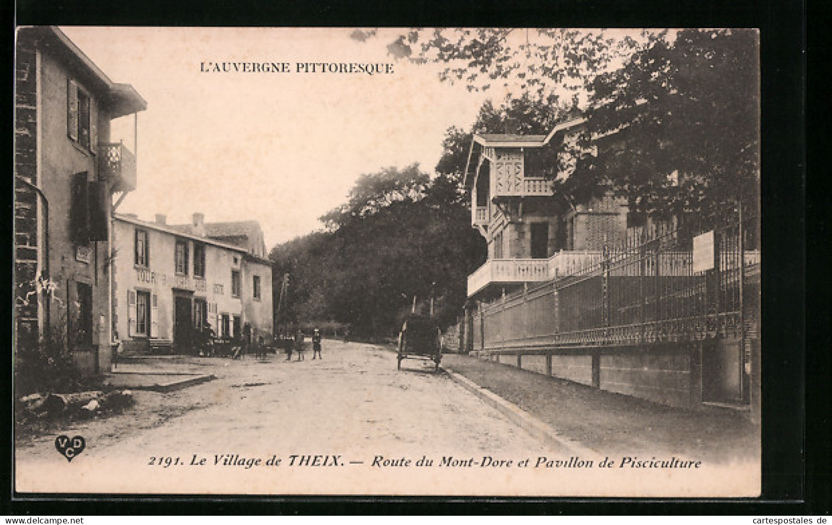 CPA Theix, Route Du Mont-Dore Et Pavillon De Pisciculture  - Le Mont Dore