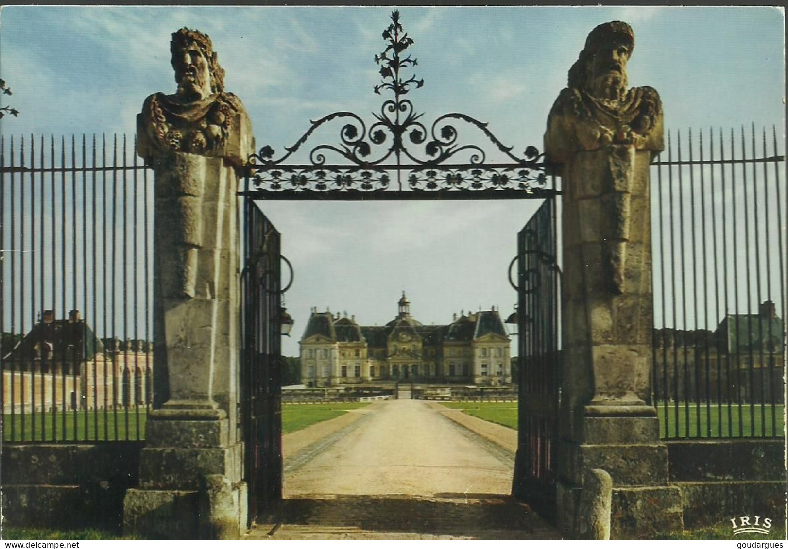 Château De Vaux-le-Vicomte - Portail Des Termes Géants Et Façade Nord Du Château - (P) - Vaux Le Vicomte