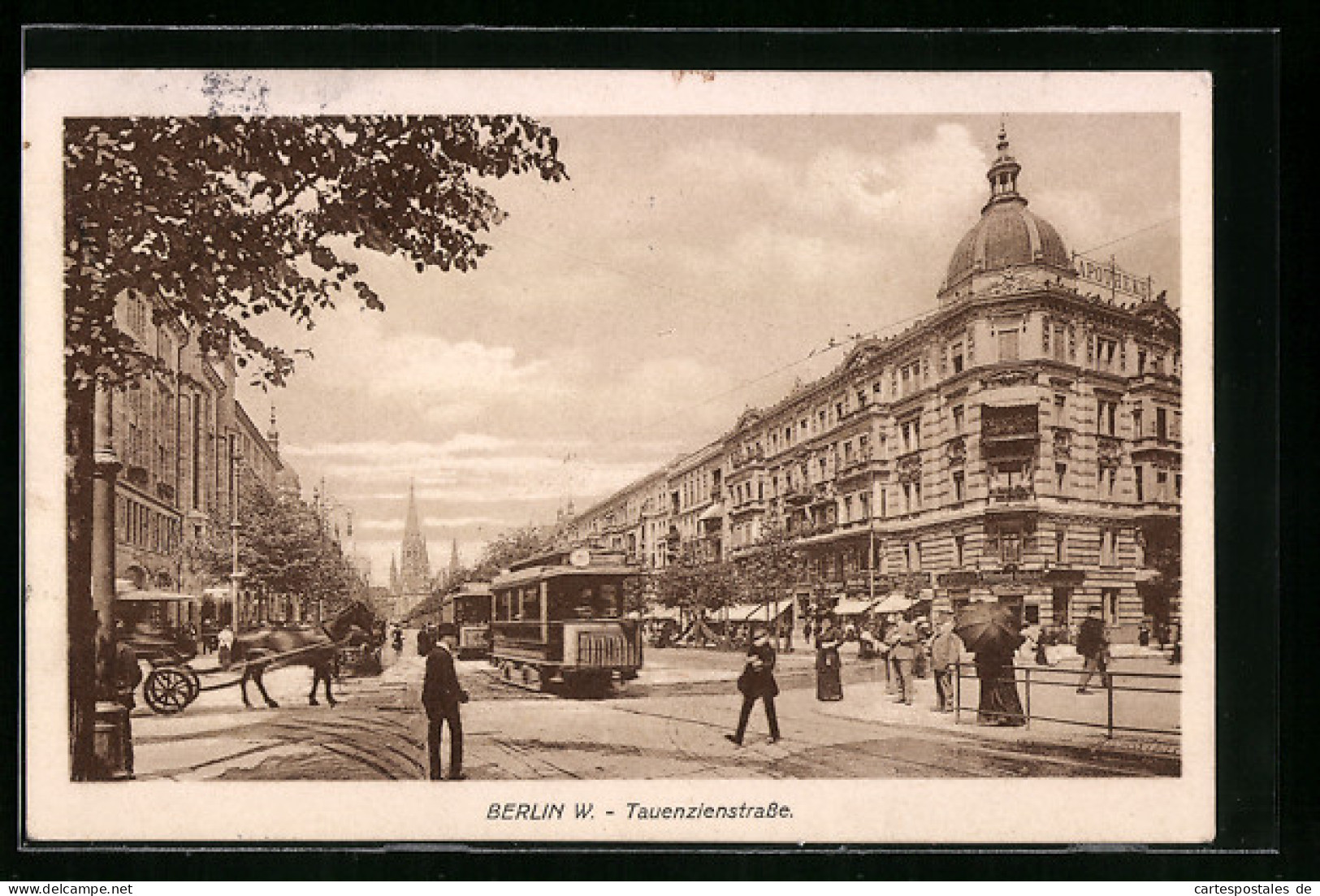 AK Berlin-Charlottenburg, Tauentzienstrasse Mit Strassenbahn Und Passanten  - Tramways