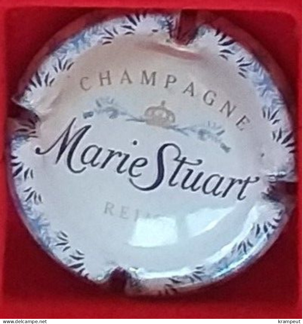 P77 MARIE STUART 11a  Lettres Fines - Marie Stuart