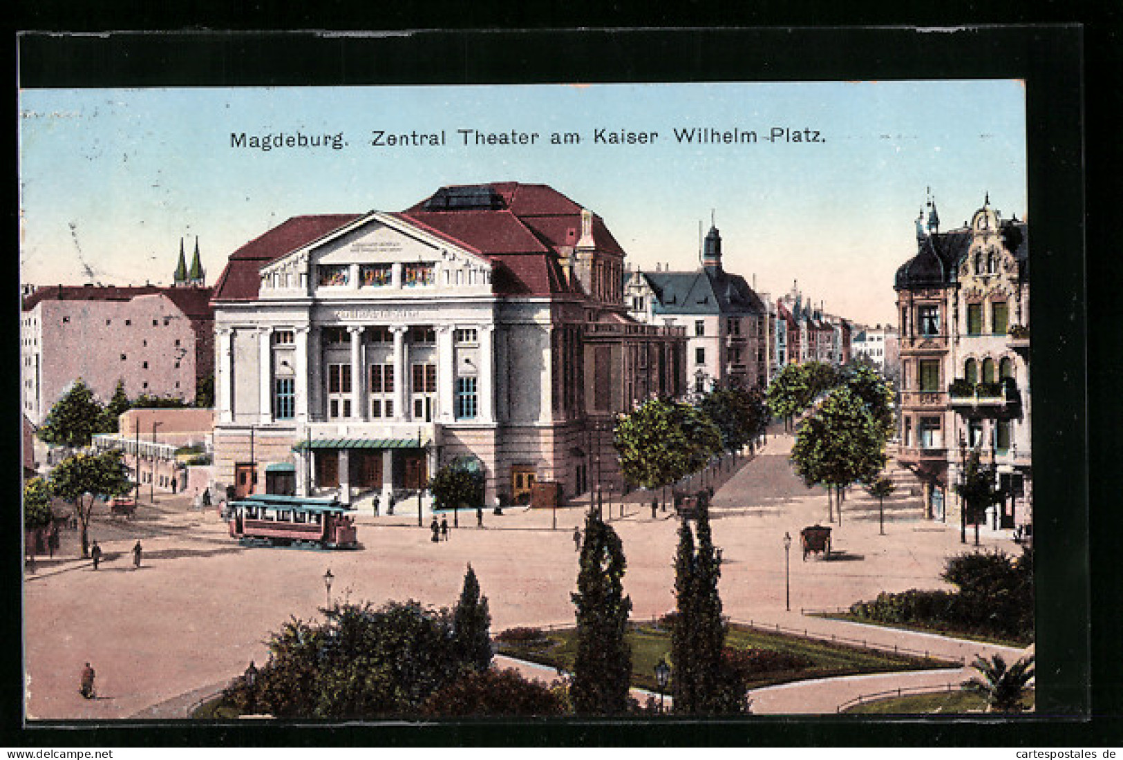 AK Magdeburg, Eine Strassenbahn Vor Dem Zentral Theater Am Kaiser Wilhelm Platz  - Tramways