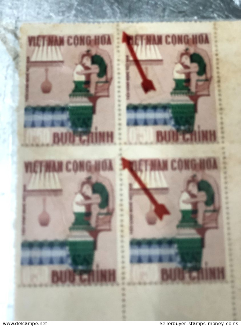 SOUTH VIETNAM Stamps(1967-ARTISANAT-3d00) PRINT ERROR(ASKEW)BLOCK 4-vyre Rare - Vietnam