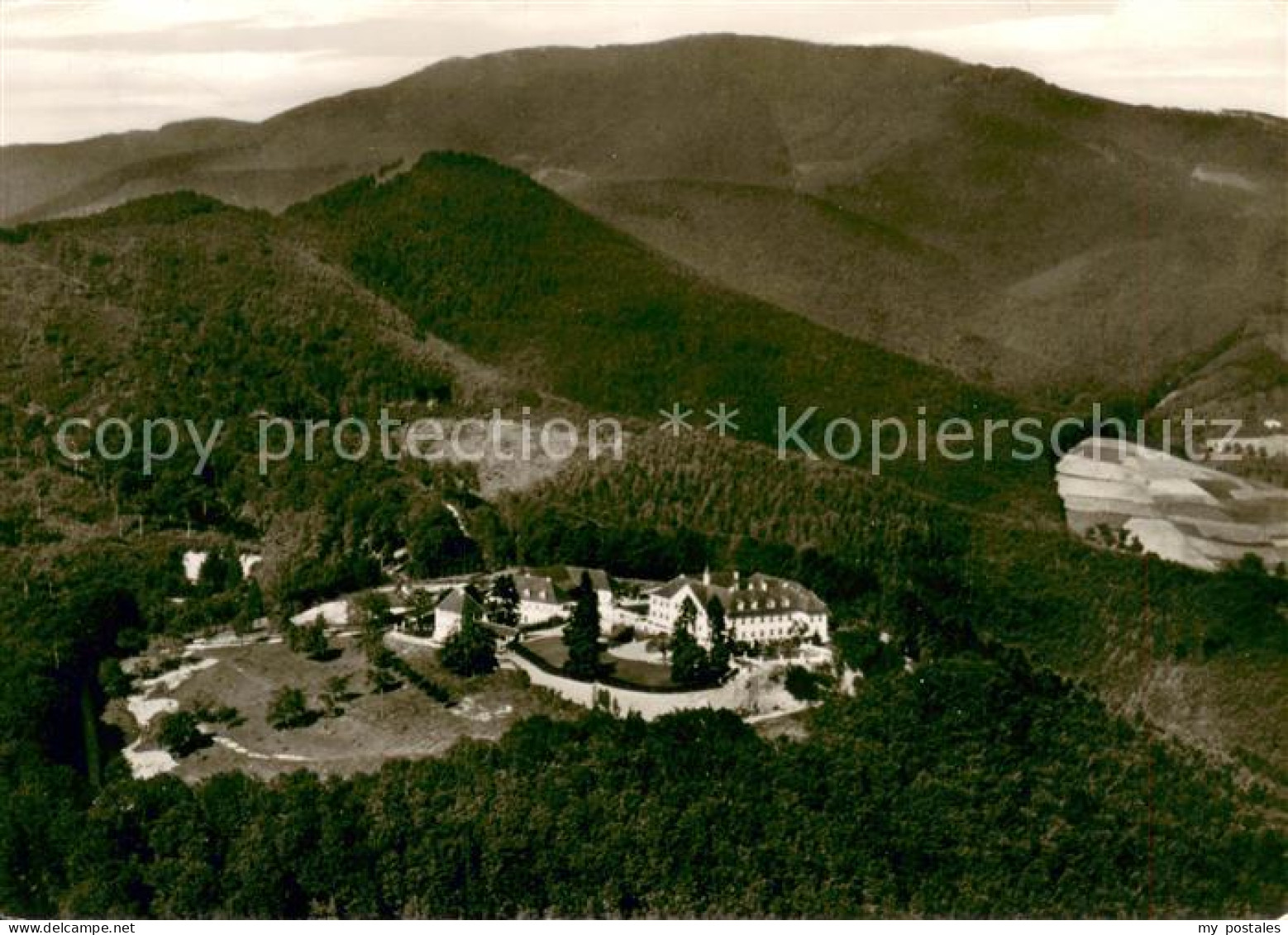 73617052 Hochblauen Schloss Buergeln Fliegeraufnahme Hochblauen - Badenweiler