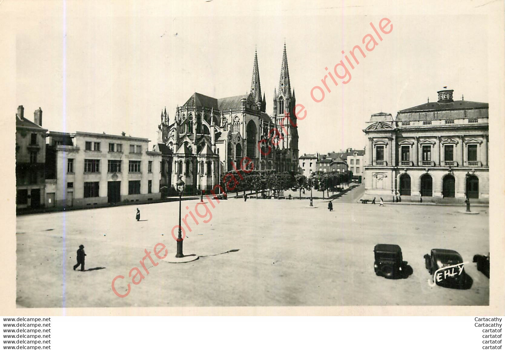 49.  CHOLET .  L'Eglise Et Le Théatre . - Cholet