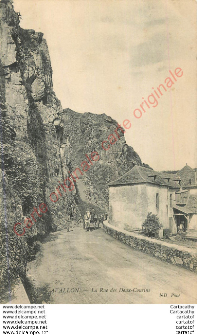 89.  AVALLON .  La Rue Des Deux Cousins . - Avallon