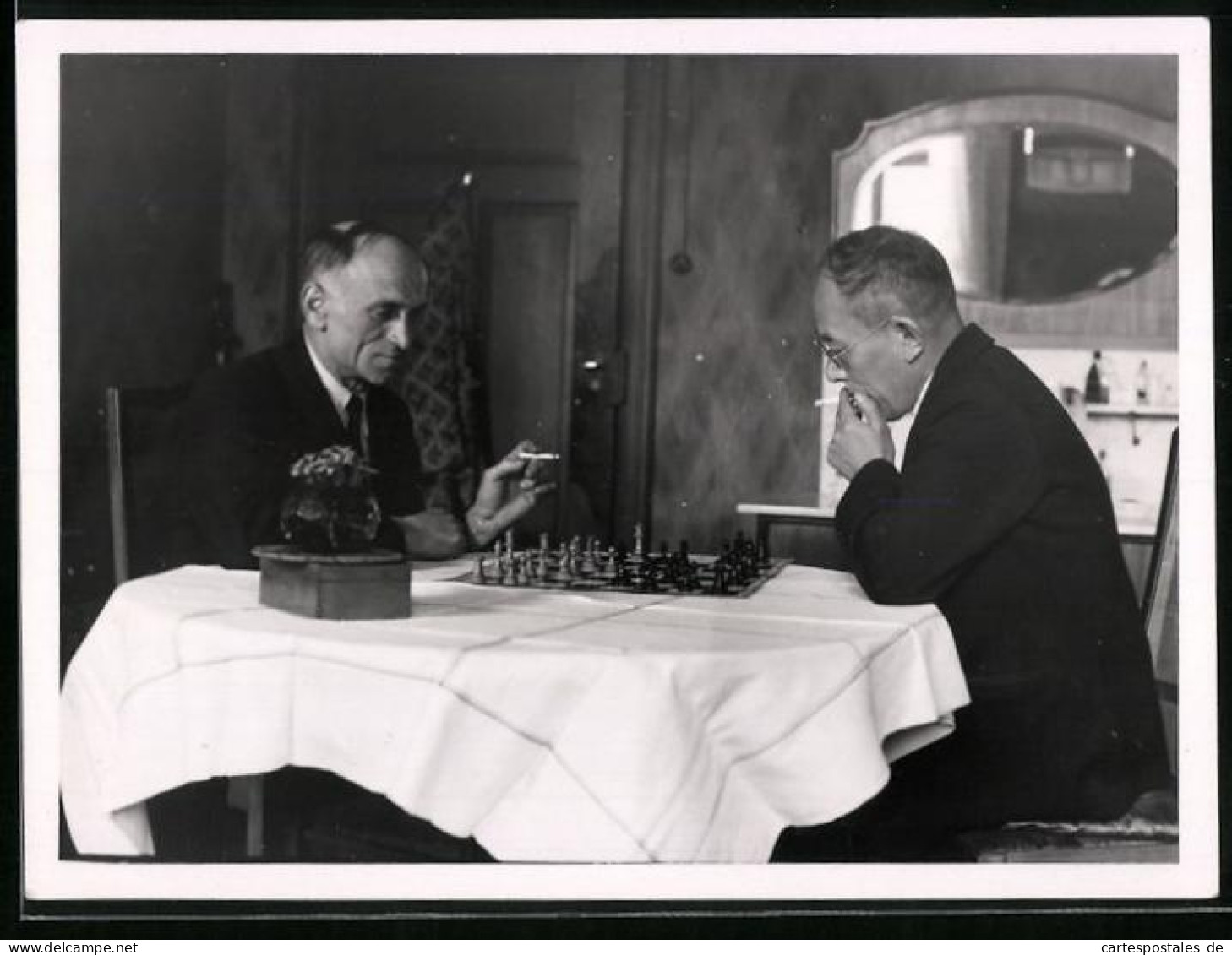 Fotografie Schach - Chess, Herren Spielen Eine Partie Schach  - Sports