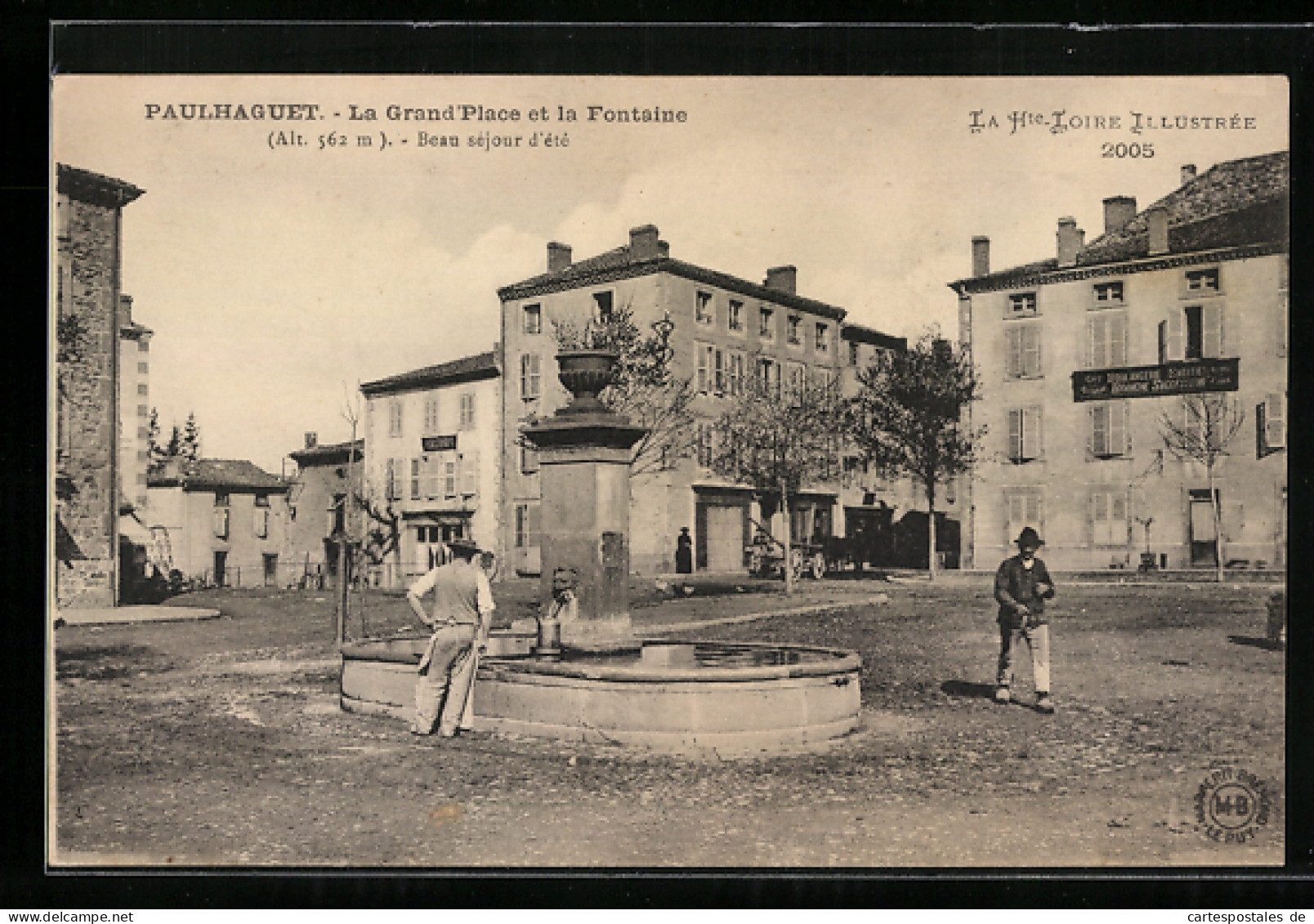 CPA Paulhaguet, La Grand`Place Et La Fontaine  - Otros & Sin Clasificación