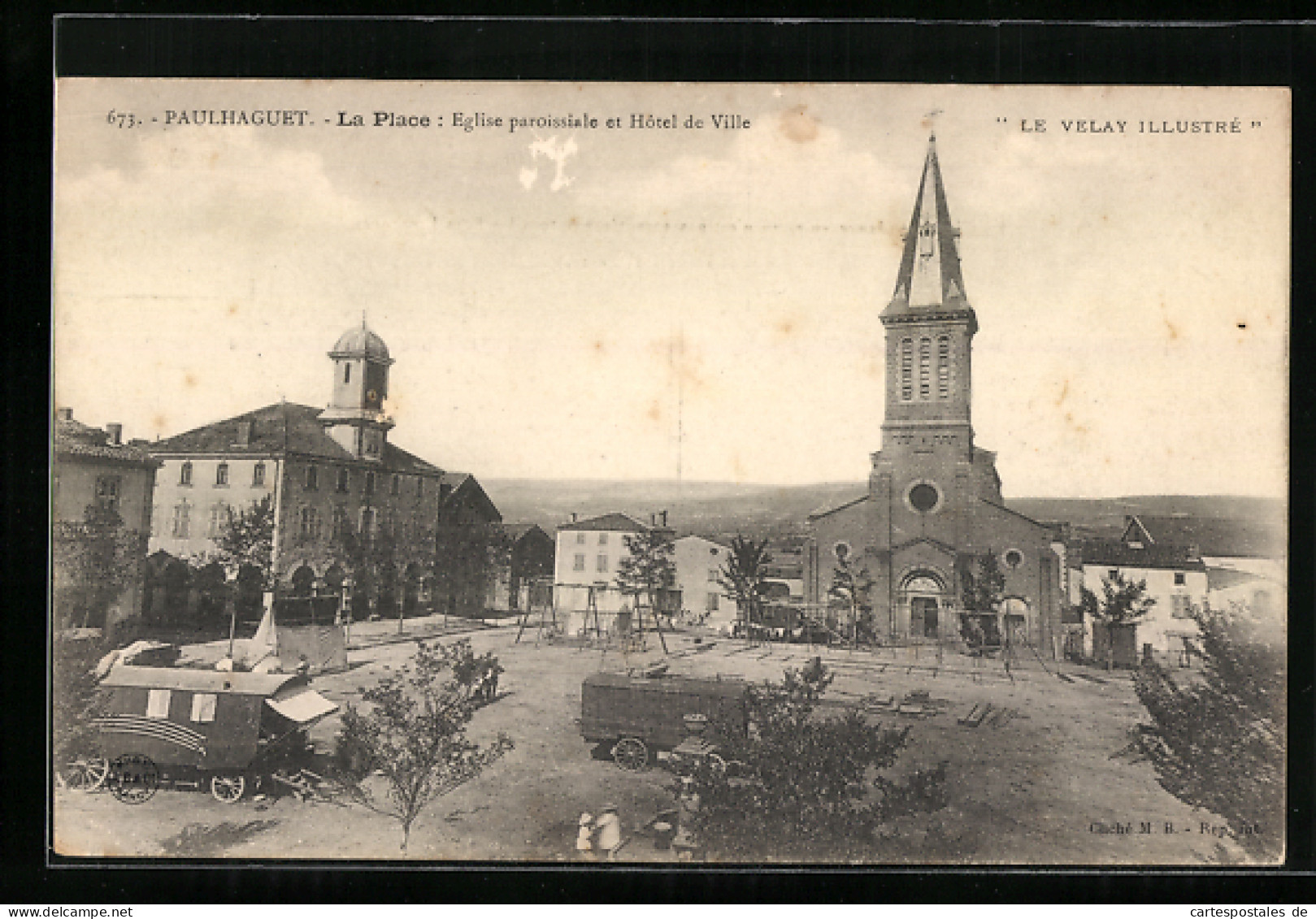 CPA Paulhaguet, La Place, Eglise Paroissiale Et Hôtel De Ville  - Sonstige & Ohne Zuordnung