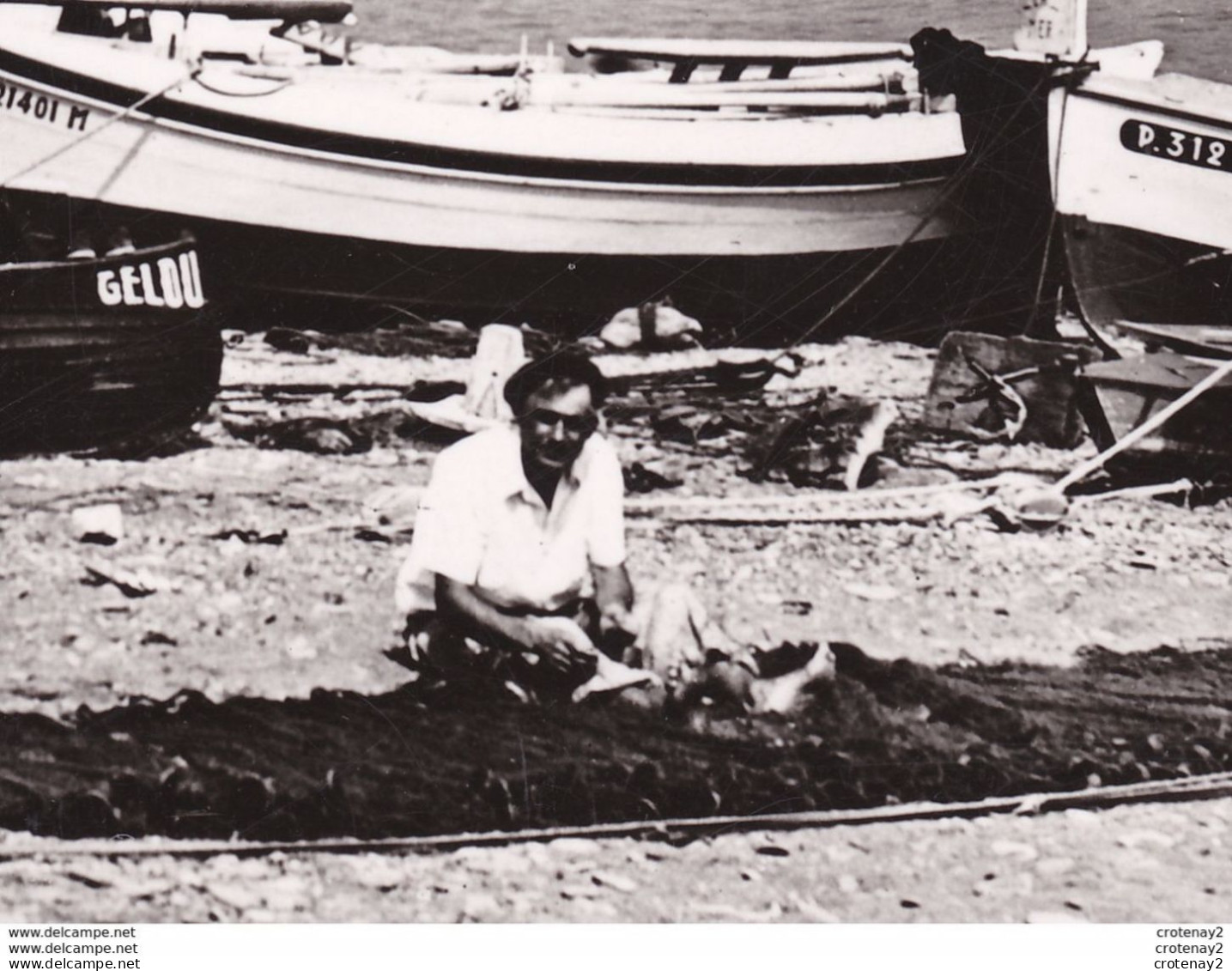 66 BANYULS SUR MER N°50 Vue Générale Et La Rade VOIR 2 ZOOMS Pêcheurs Réparant Les Filets VOIR DOS - Banyuls Sur Mer