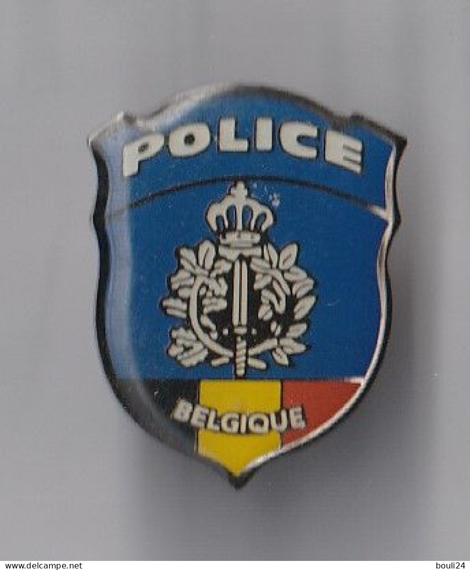 PIN'S THEME POLICE  BELGIQUE  BLASON PLAQUE COURONNE - Bomberos