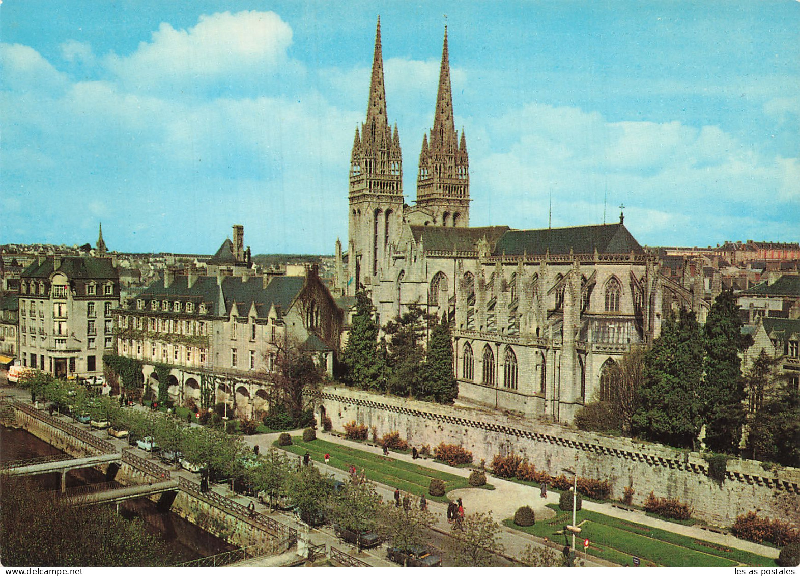 29 QUIMPER LA CATHEDRALE SAINT CORENTIN - Quimper