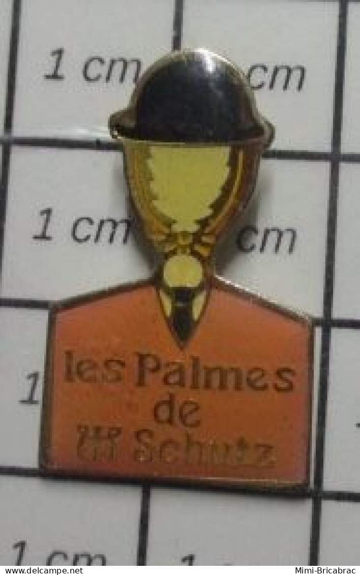1818 Pin's Pins / Beau Et Rare / THEME : CINEMA / Les Palmes De M. Schutz Est Un Film Français Réalisé Par Claude Pinote - Cine
