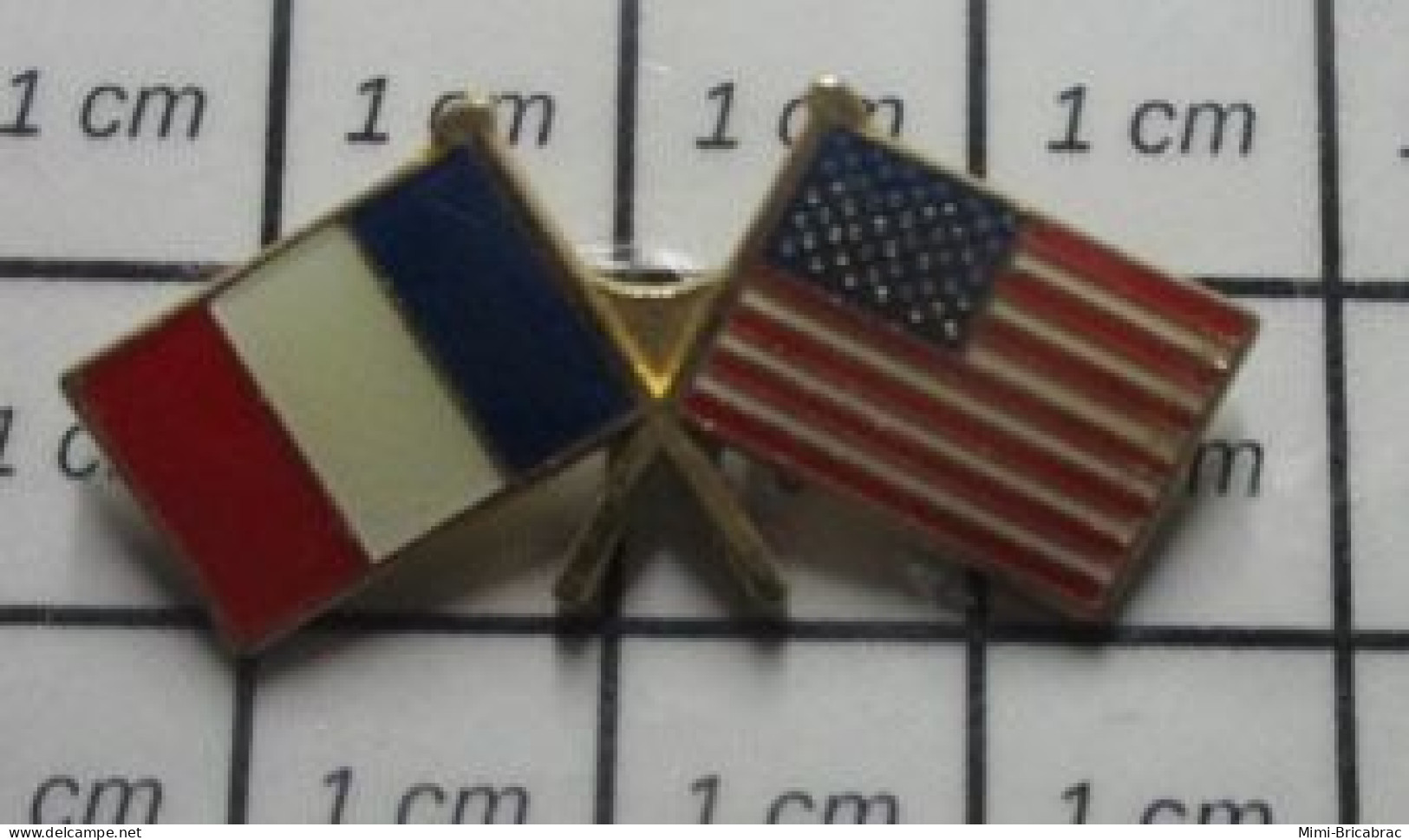 1214D Pin's Pins / Beau Et Rare / AUTRES / DRAPEAUX CROISES FRANCE USA - Autres & Non Classés