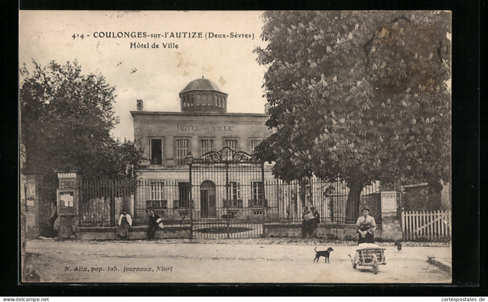 CPA Coulonges-sur-l`Autize, Hôtel De Ville  - Coulonges-sur-l'Autize