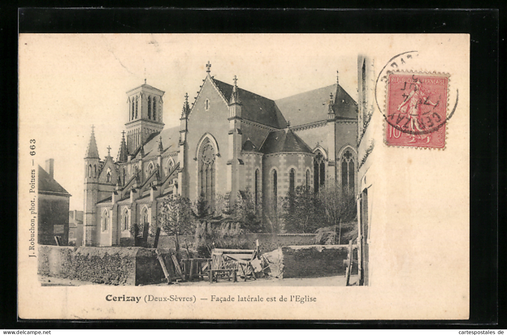 CPA Cerizay, Facade Latérale Est De L`Eglise  - Cerizay