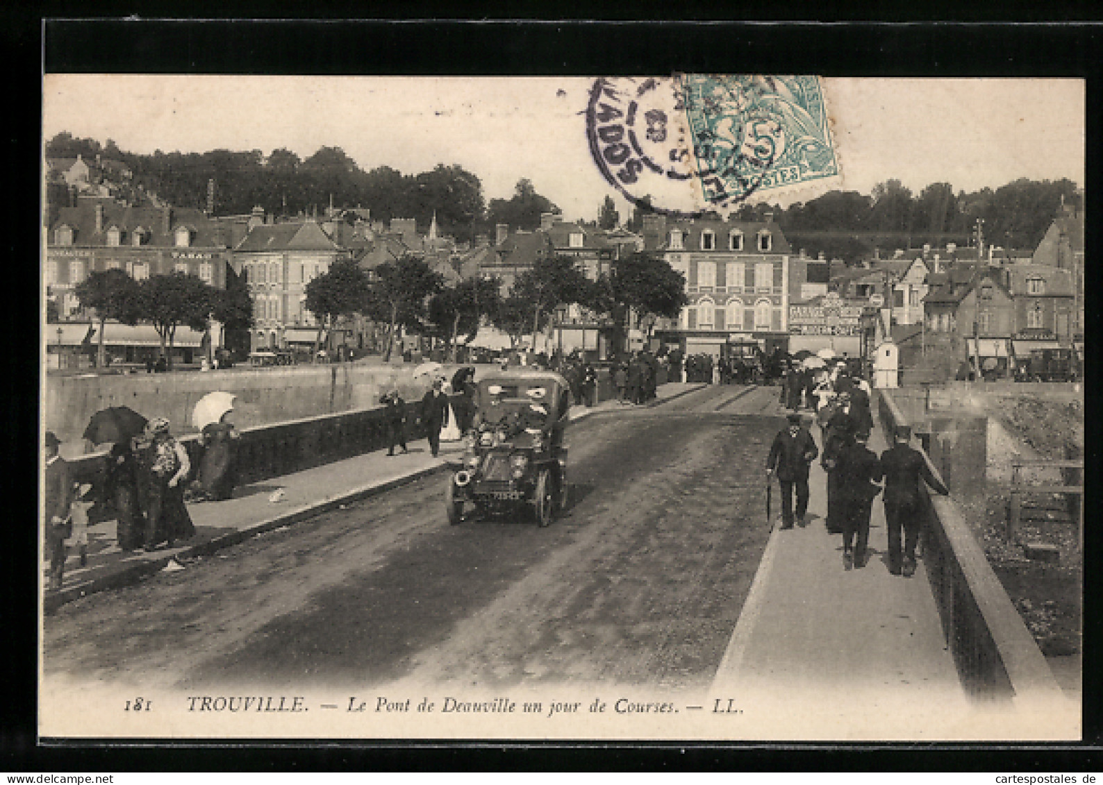 CPA Trouville, Le Pont De Deauville Un Jour De Courses  - Trouville