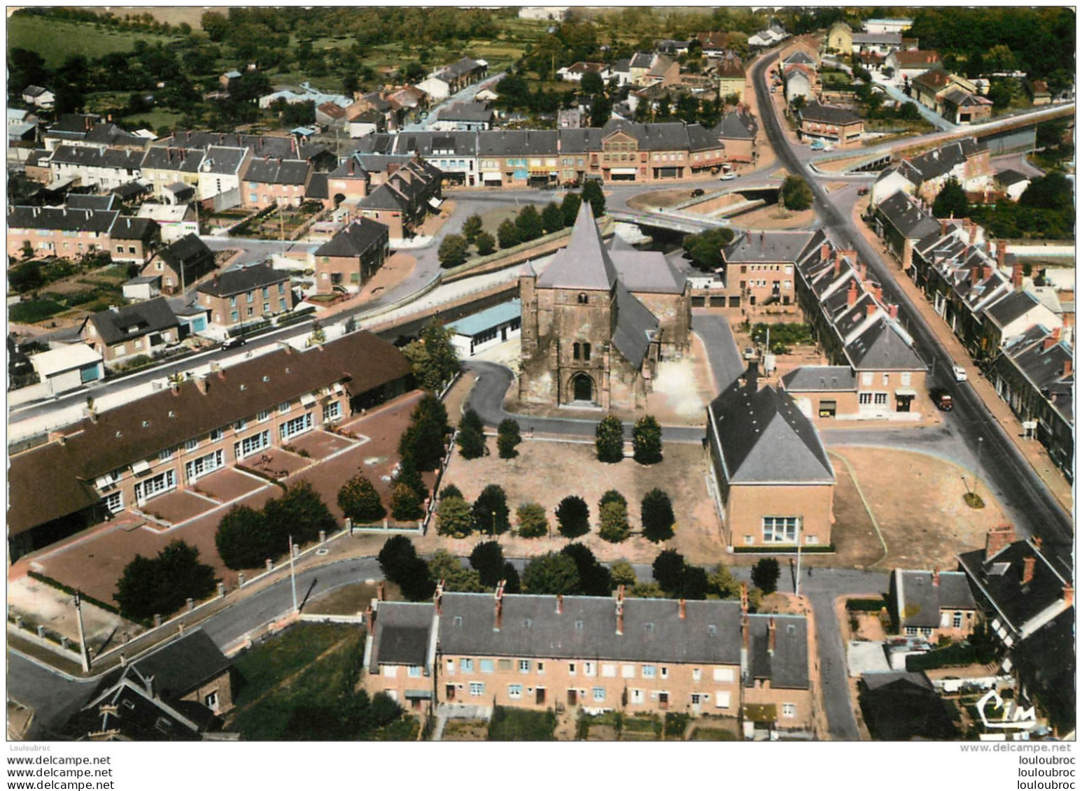 LE CHESNE LE CENTRE VUE AERIENNE - Le Chesne