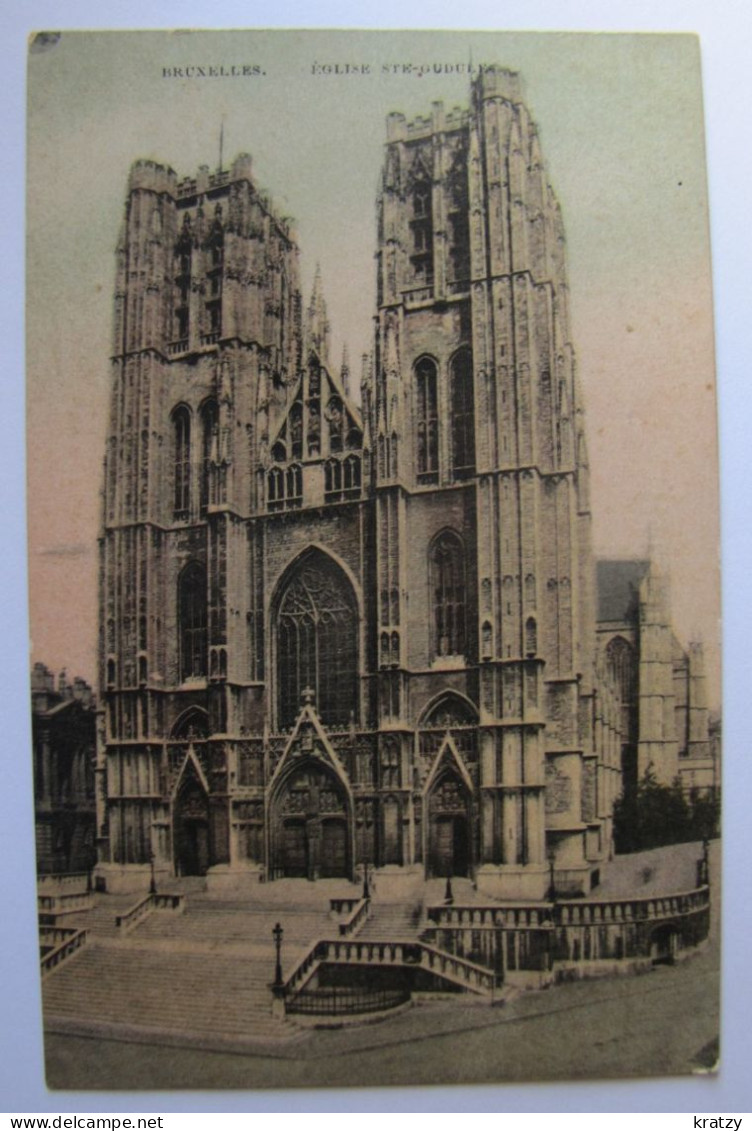 BELGIQUE - BRUXELLES - L'Eglise Sainte-Gudule - Monuments