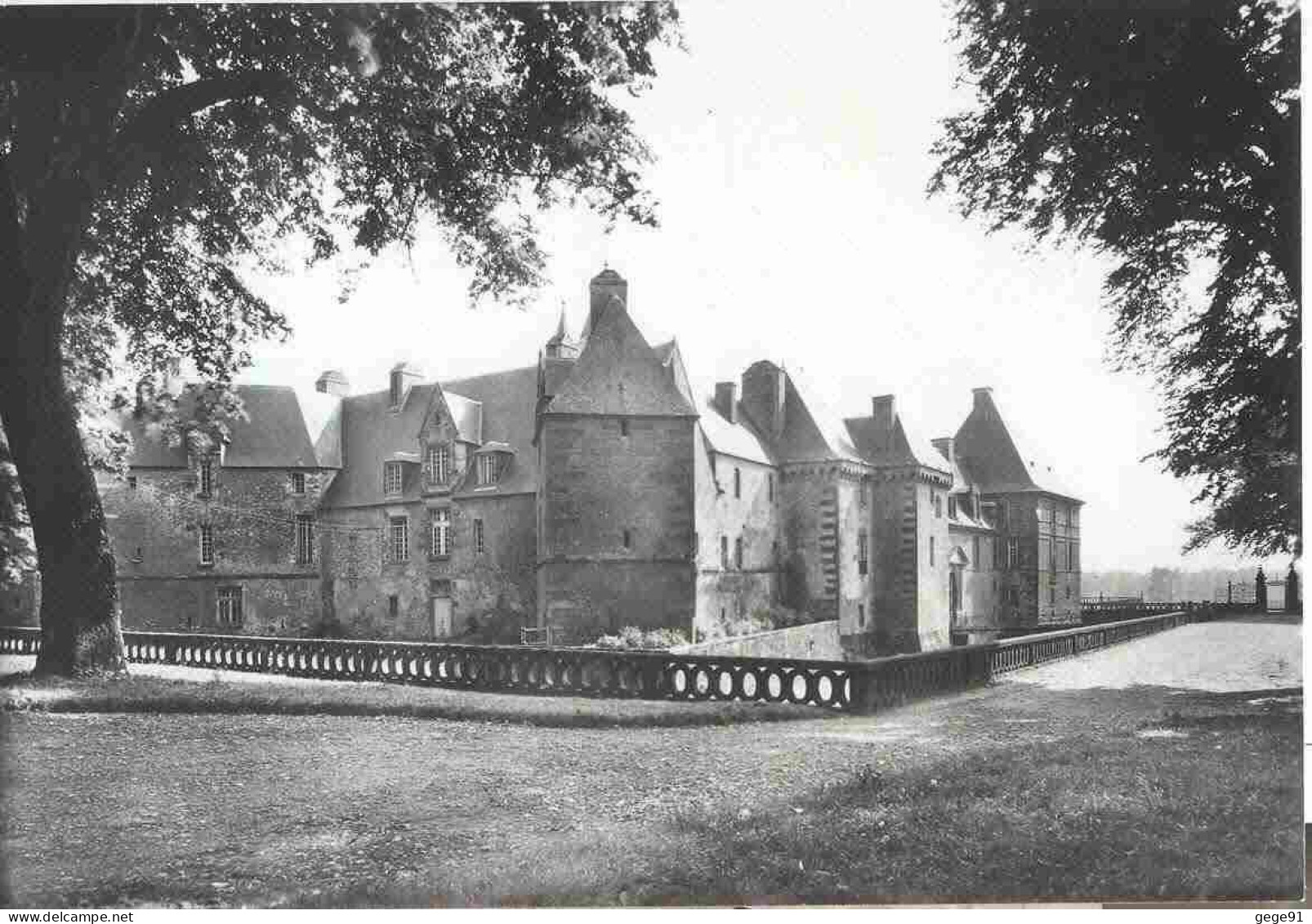 Château De Carrouges - Vue Prise Du Nord-Ouest - Carrouges