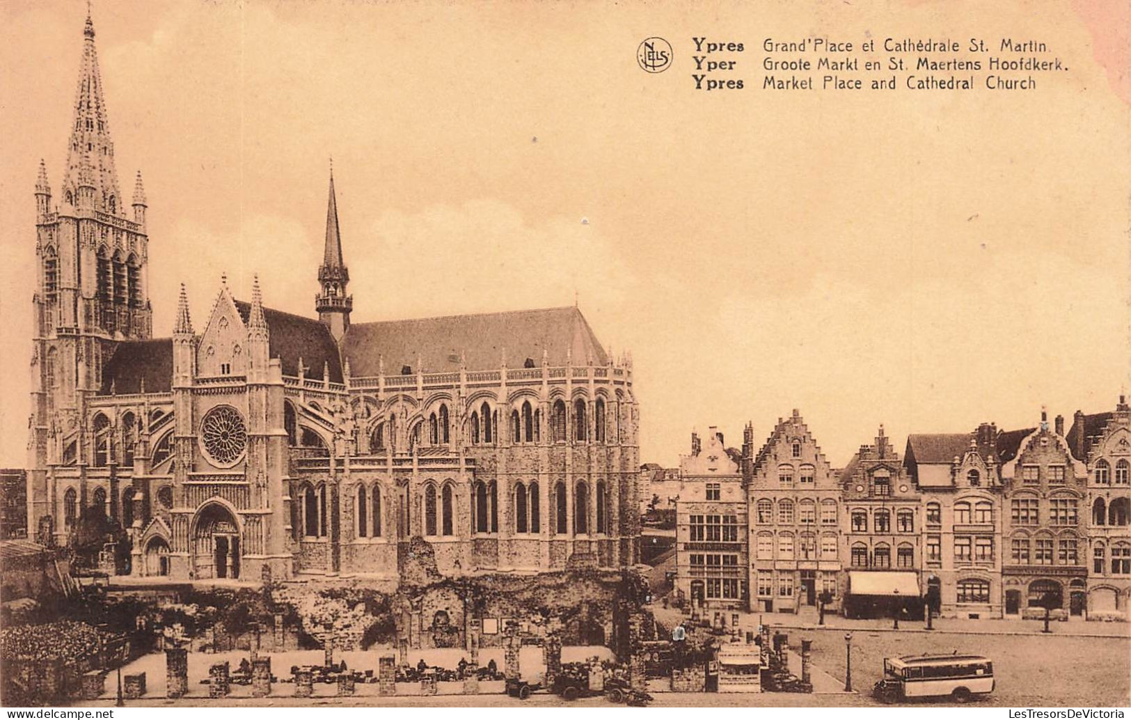 BELGIQUE - Ypres - Grand'Place Et Cathédrale Saint Martin - Animé - Carte Postale Ancienne - Ieper