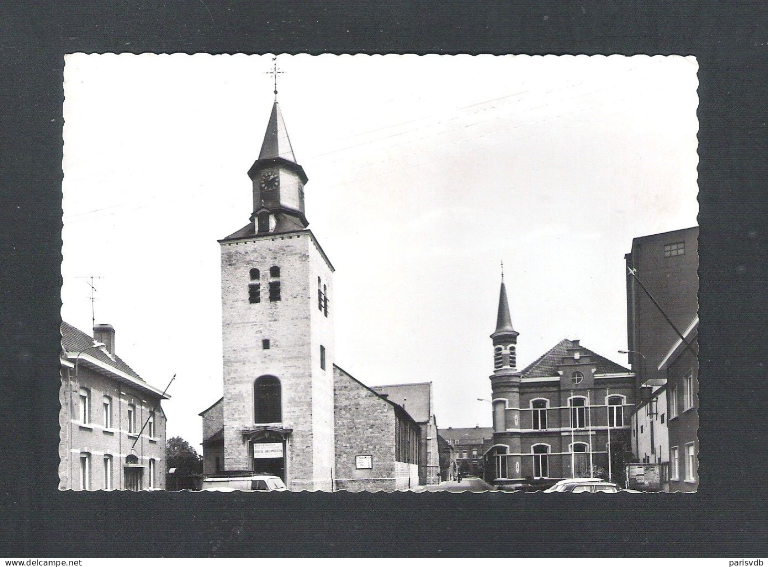 BUGGENHOUT - ST. NIKLAASKERK EN GEMEENTEHUIS   (14.630) - Buggenhout