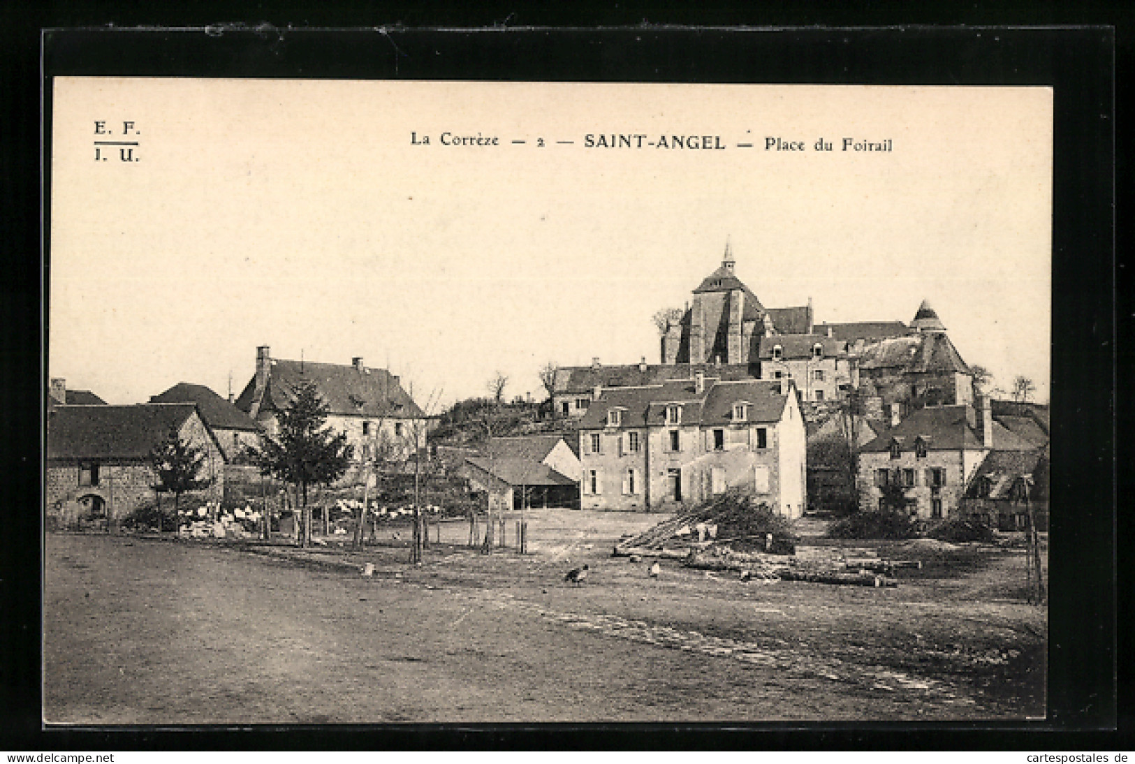 CPA Saint-Angel, Place Du Foirail  - Otros & Sin Clasificación
