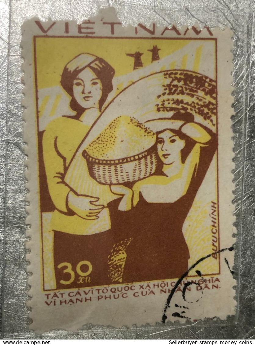 VIET NAM Stamps(1982-AGRICULTURE-WORKER-30 XU) PRINT ERROR(ASKEW)1 STAMPS-vyre Rare - Vietnam