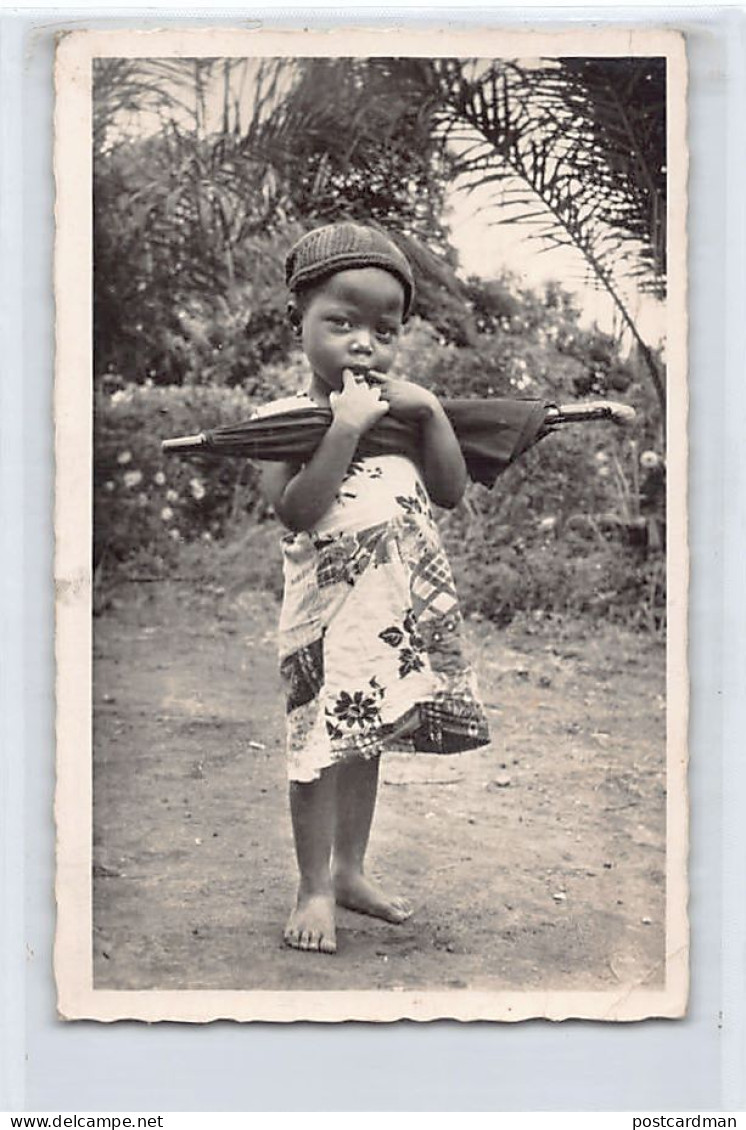 Cameroun - Mission Catholique De Yoko - Enfant Et Parapluie - Ed. Maison Jean-Bernard 80 - Kamerun