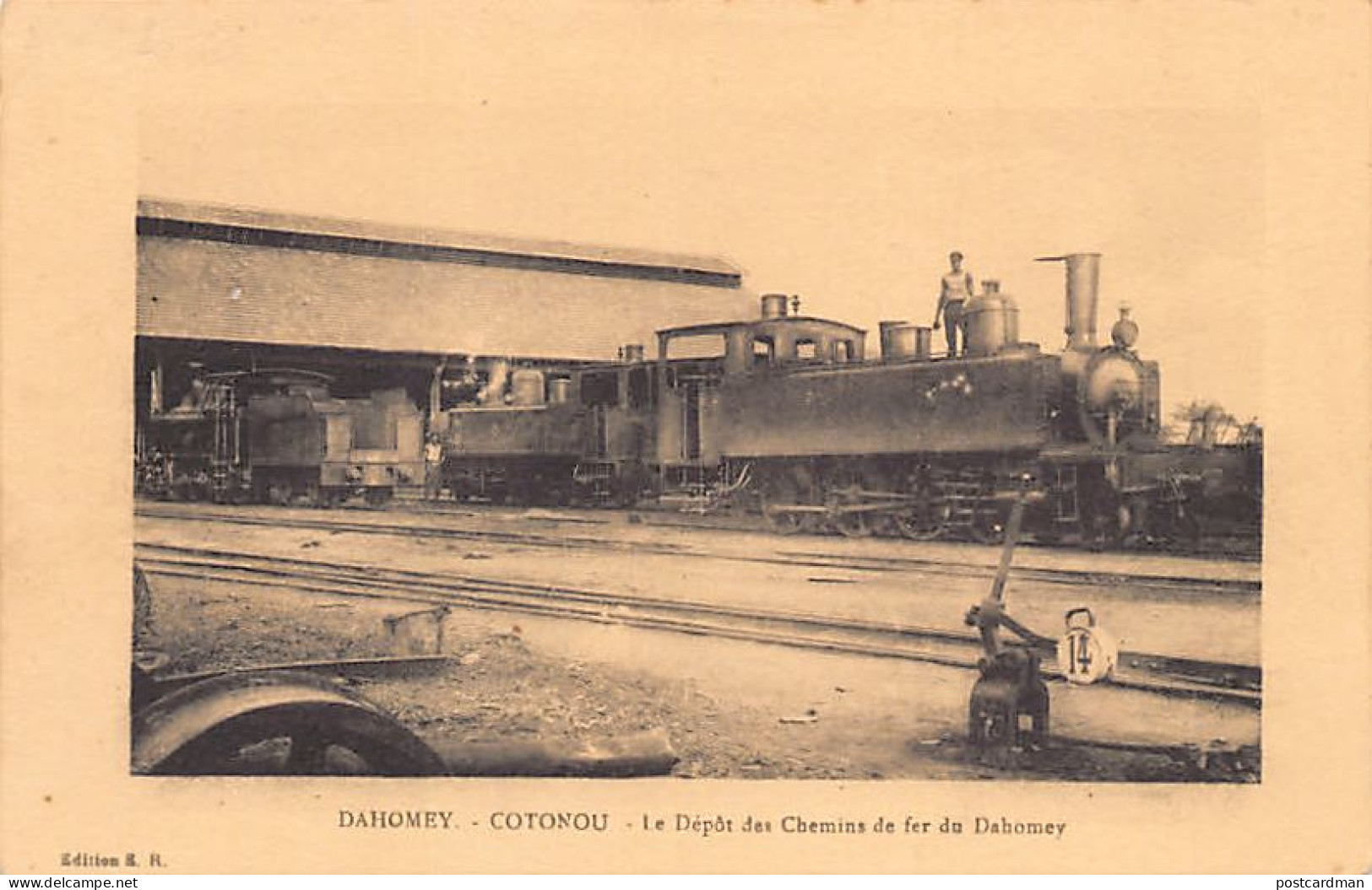 Bénin - COTONOU - Le Dépôt Des Chemins De Fer - Locomotive - Ed. E.R.  - Benin